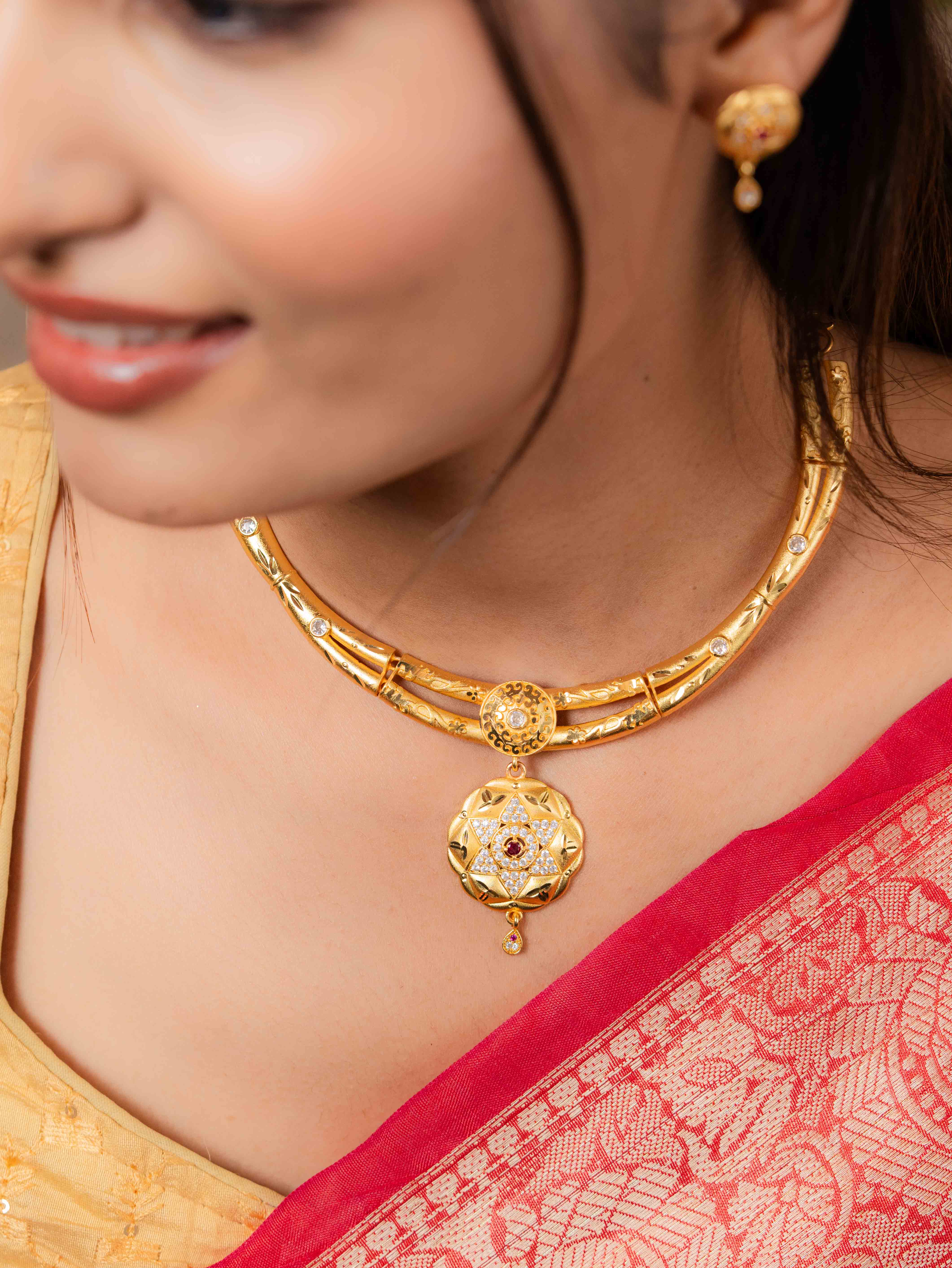 Saisha gold necklace set (Dark Pink)