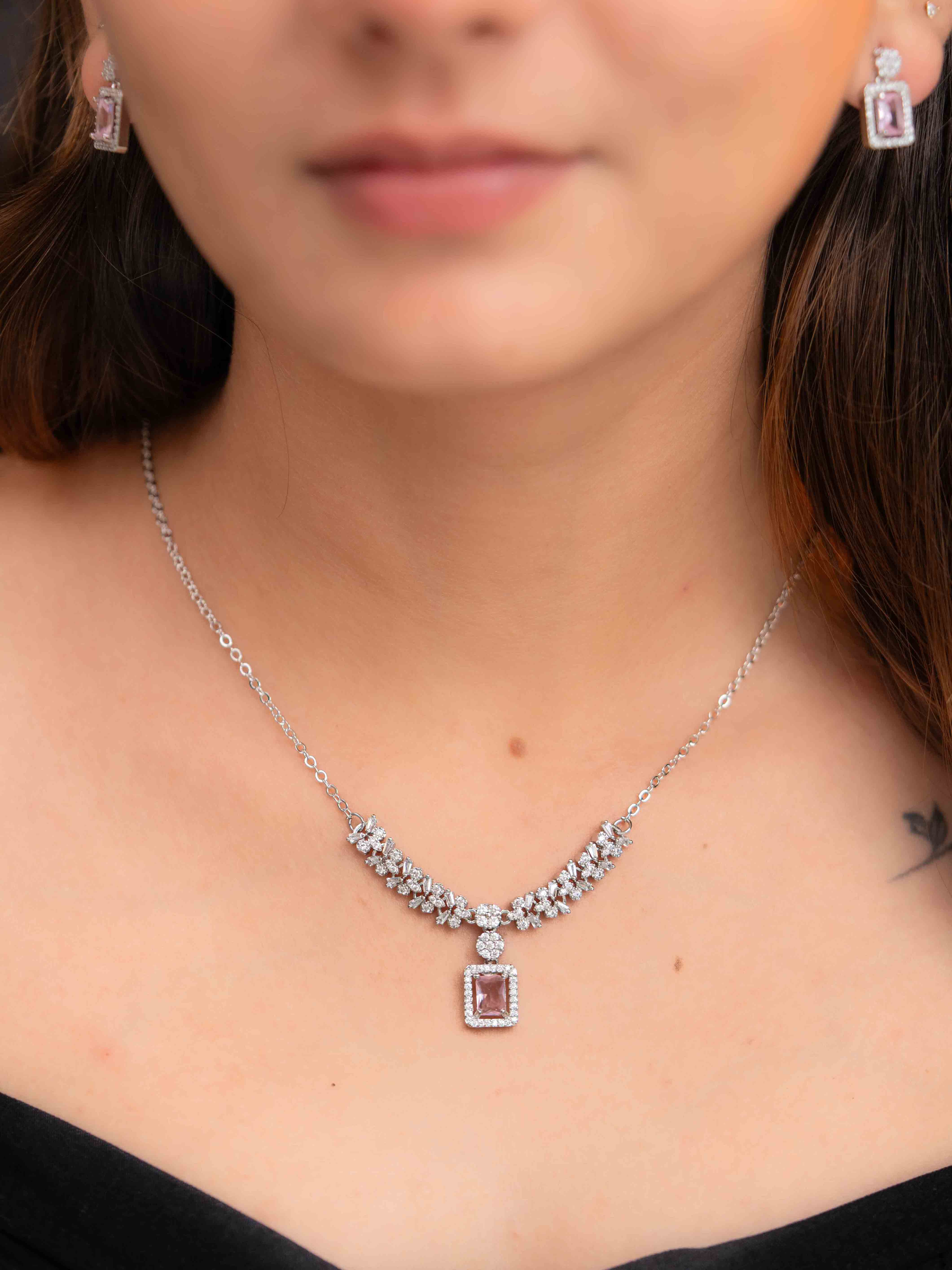 Nysa Silver Necklace Set