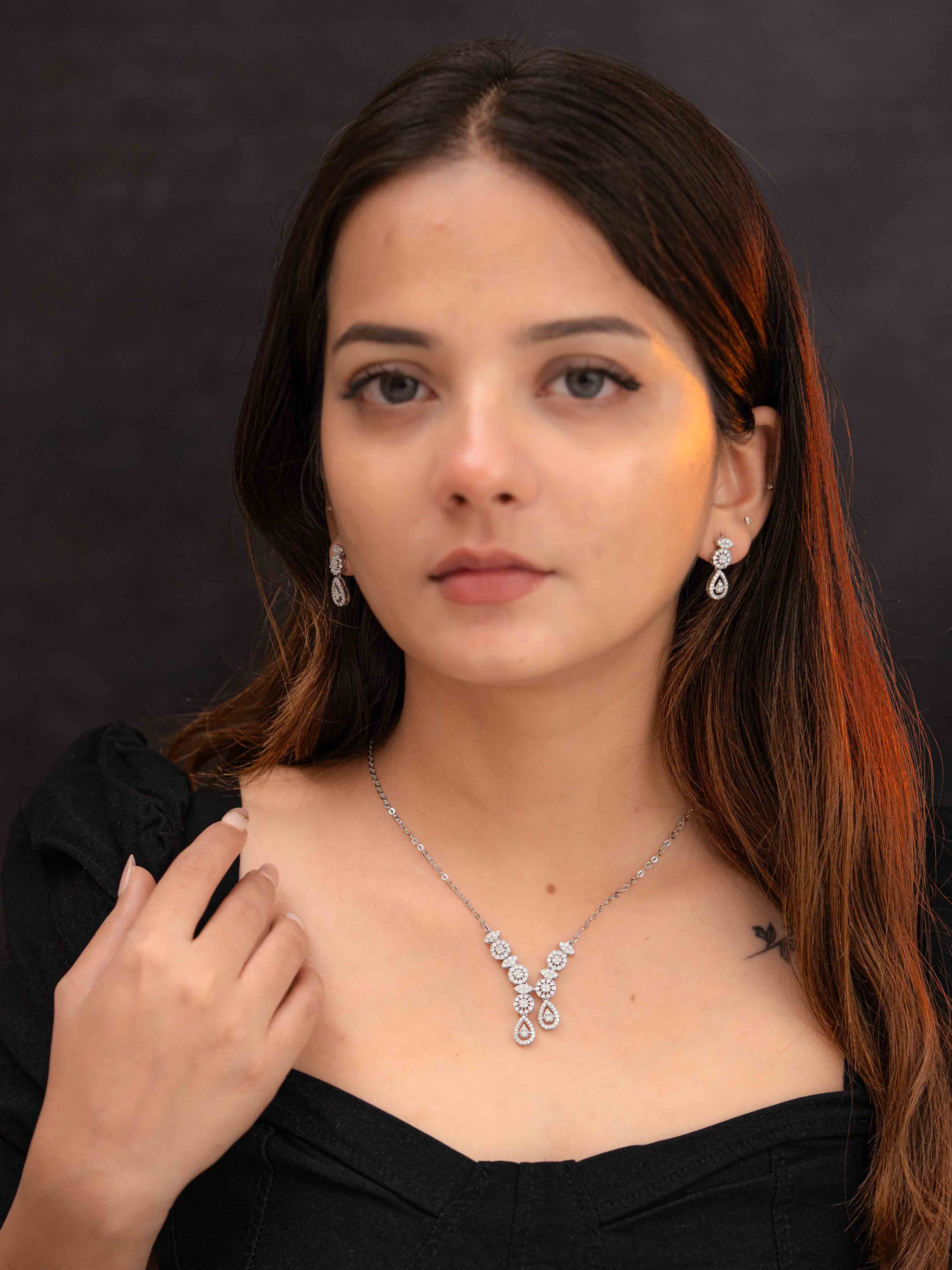 Glow Silver Necklace Set