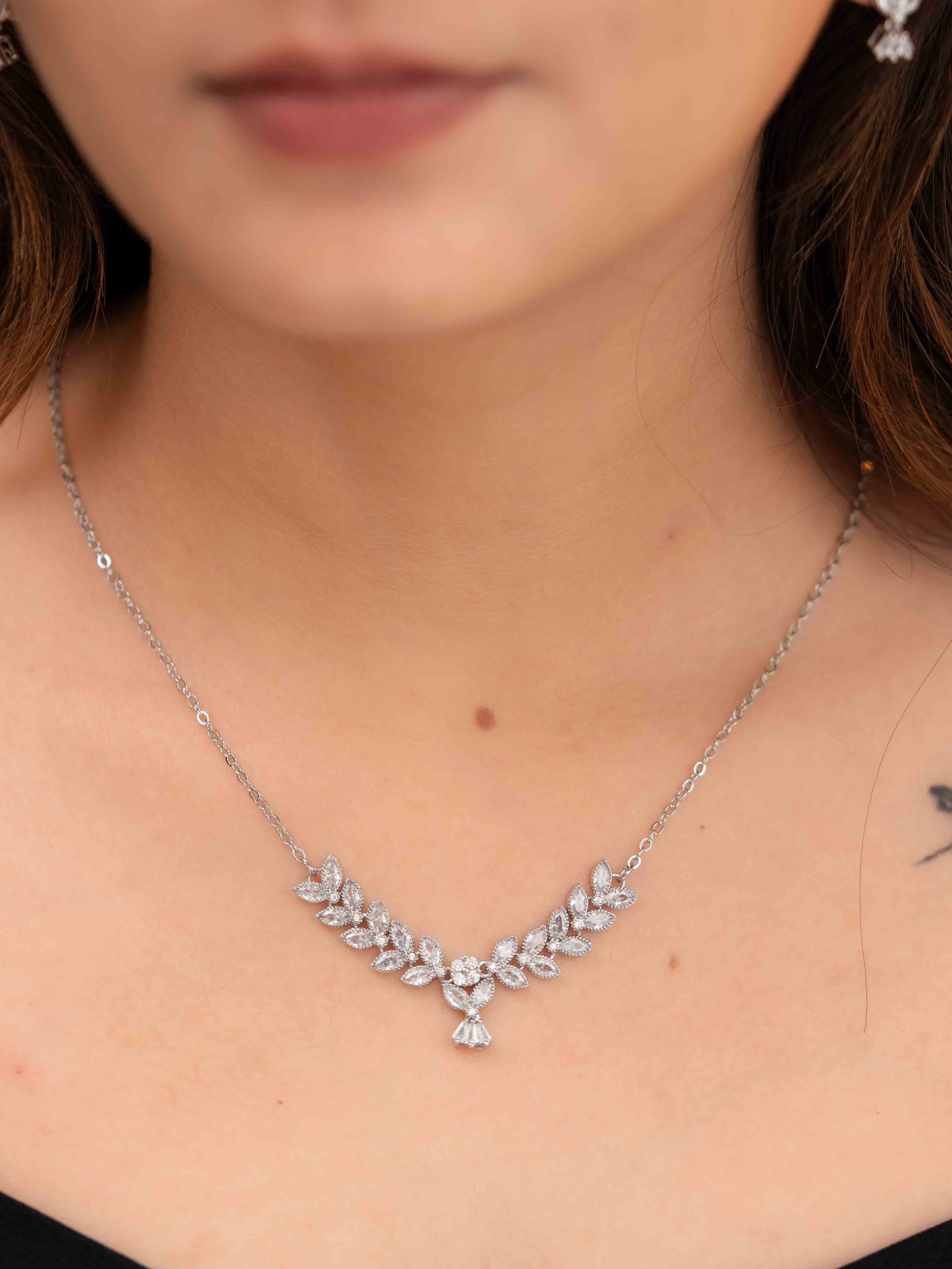 Aura Silver Necklace Set