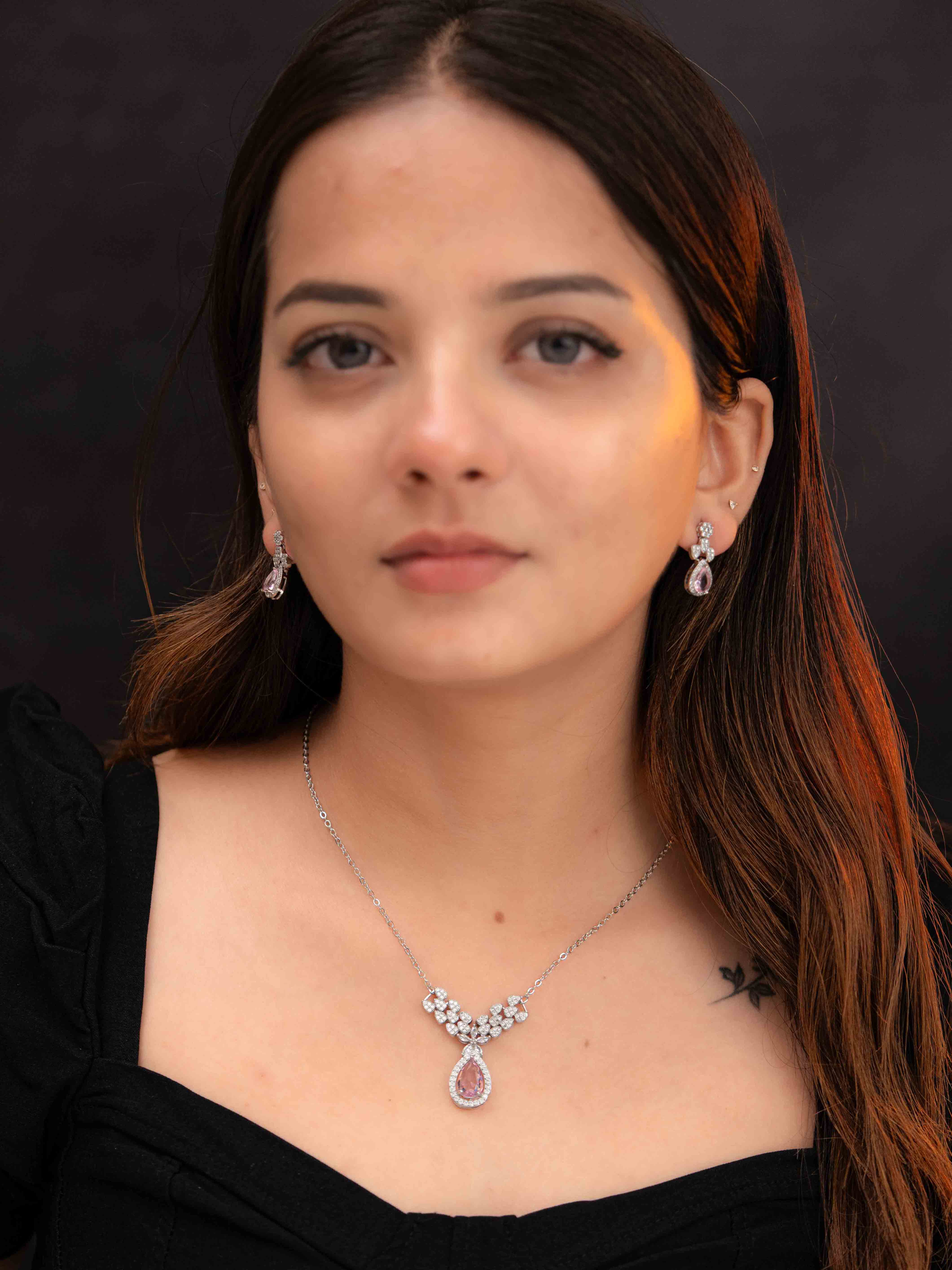 Vanya Silver Necklace Set