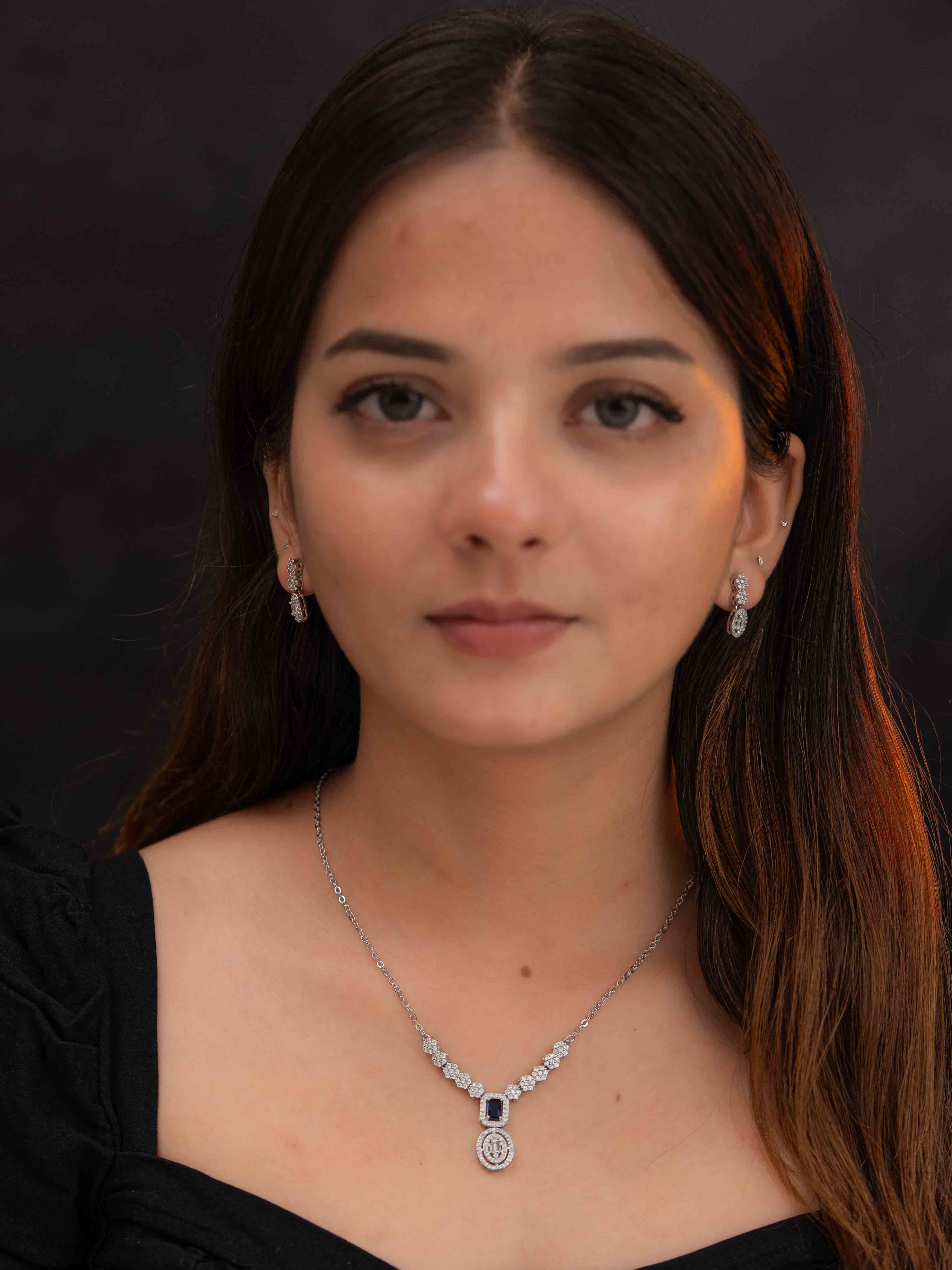 Vela Silver Necklace Set