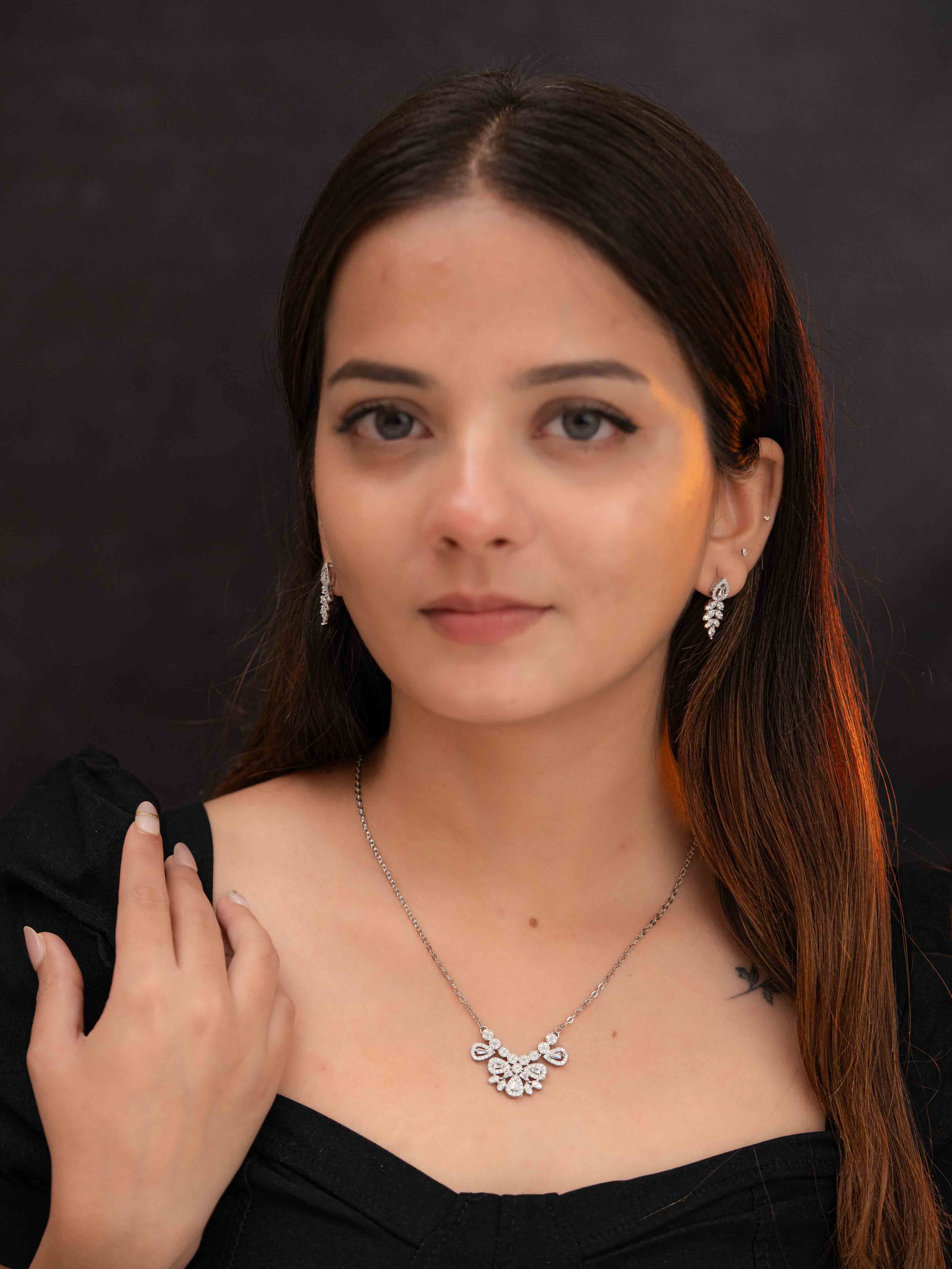 Esha Silver Necklace Set