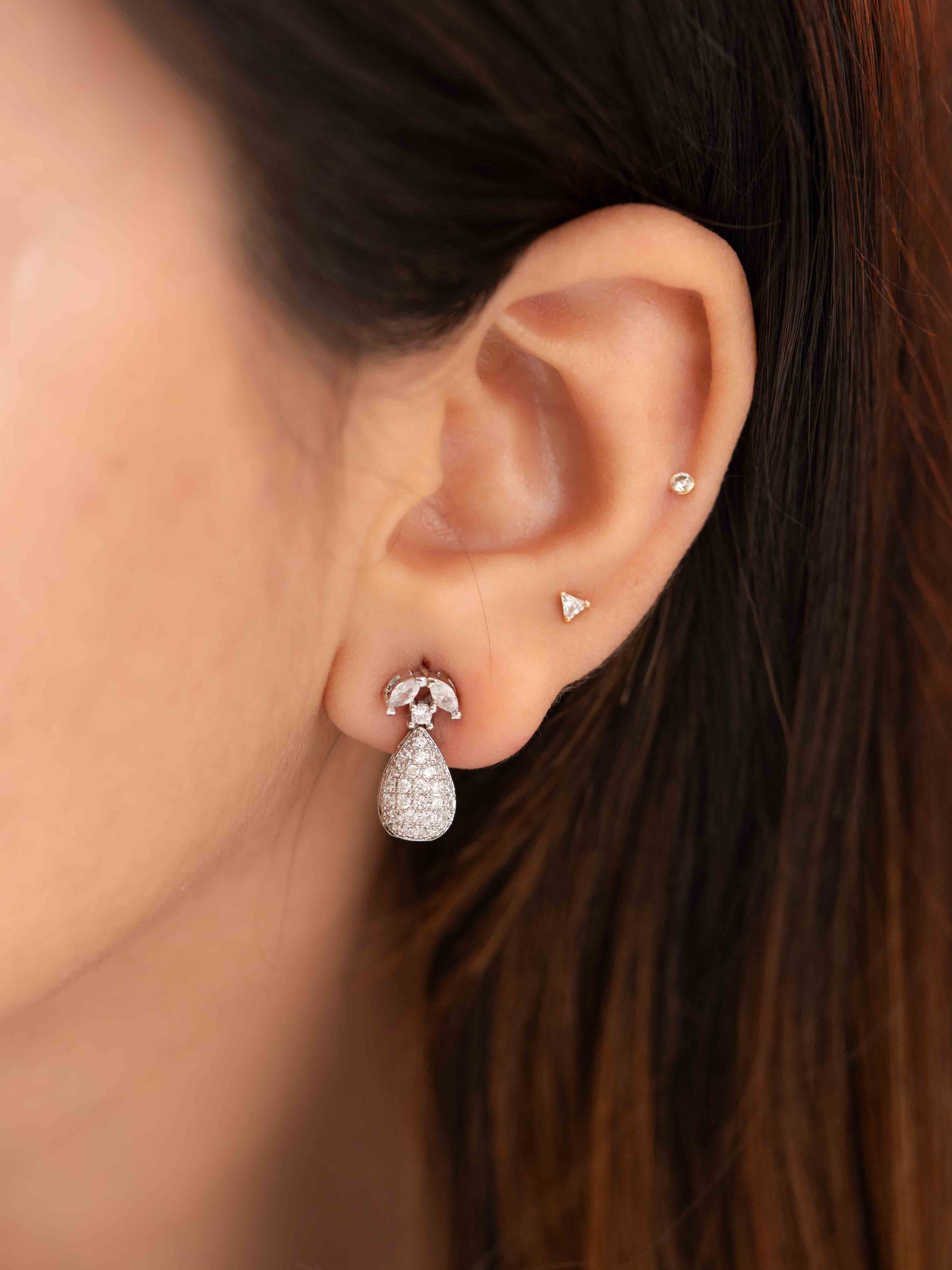 Nyra Silver Necklace Set