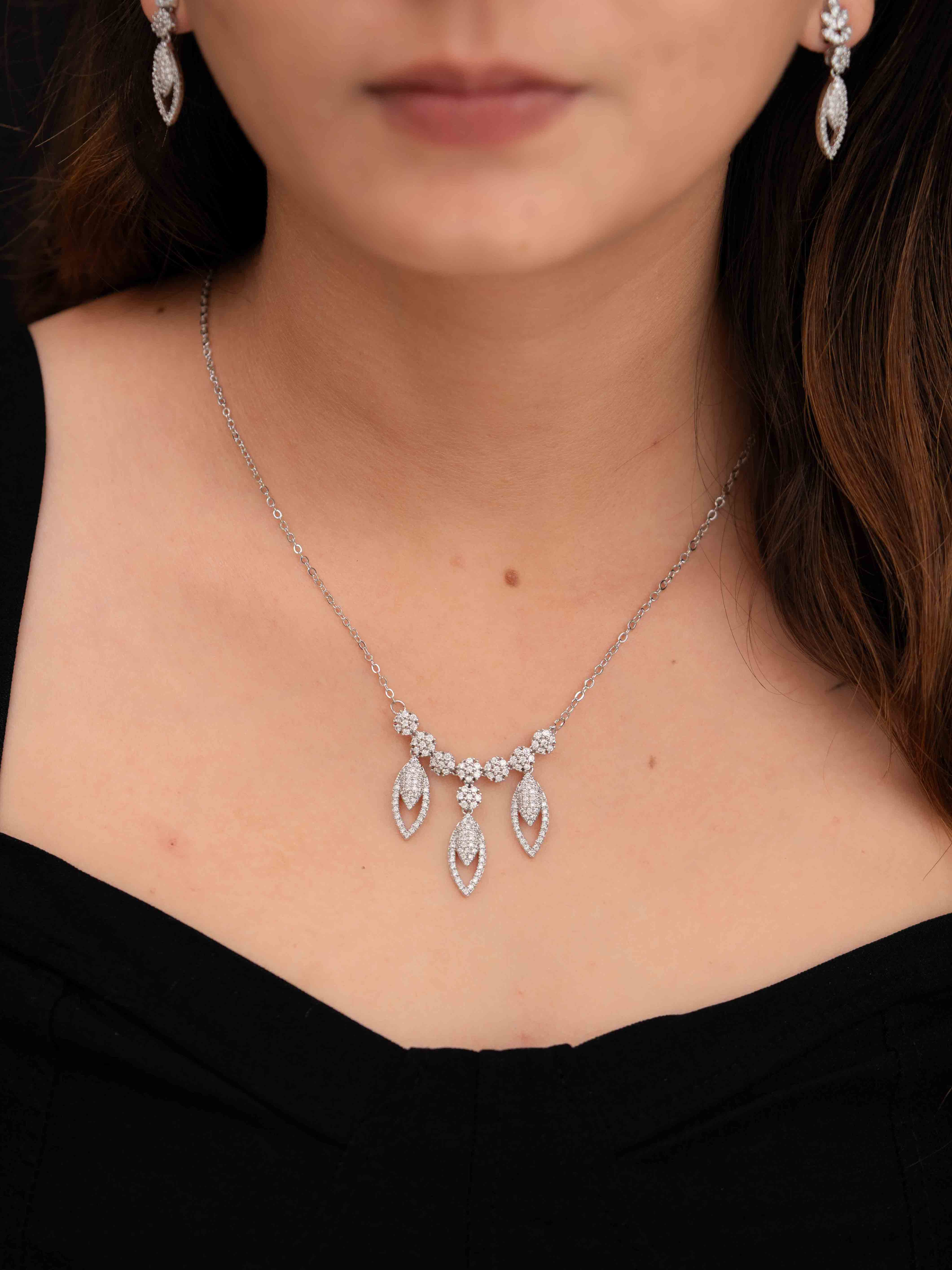 Leaf Grace Silver Necklace Set