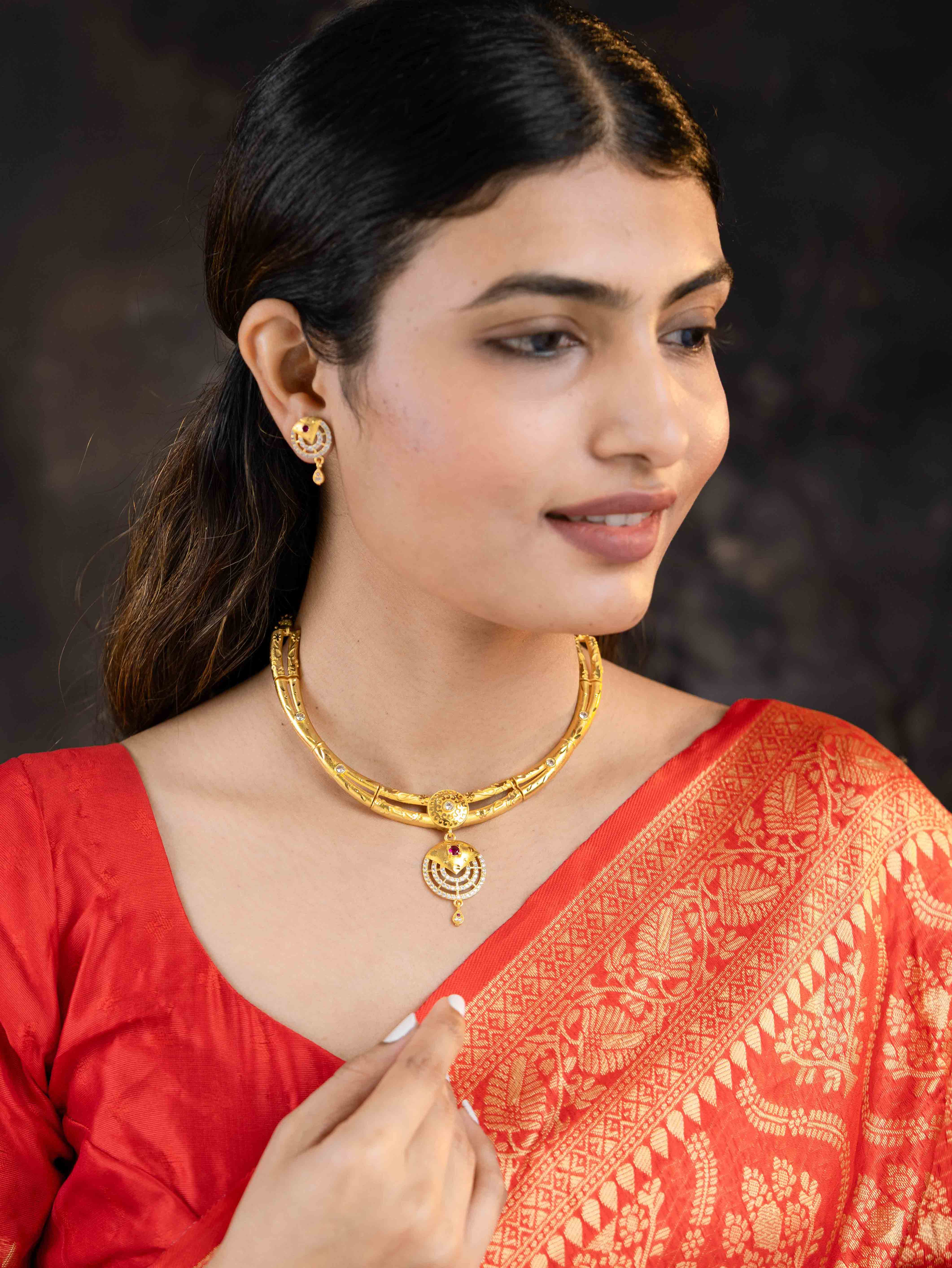 Priya gold necklace set (Dark Pink)