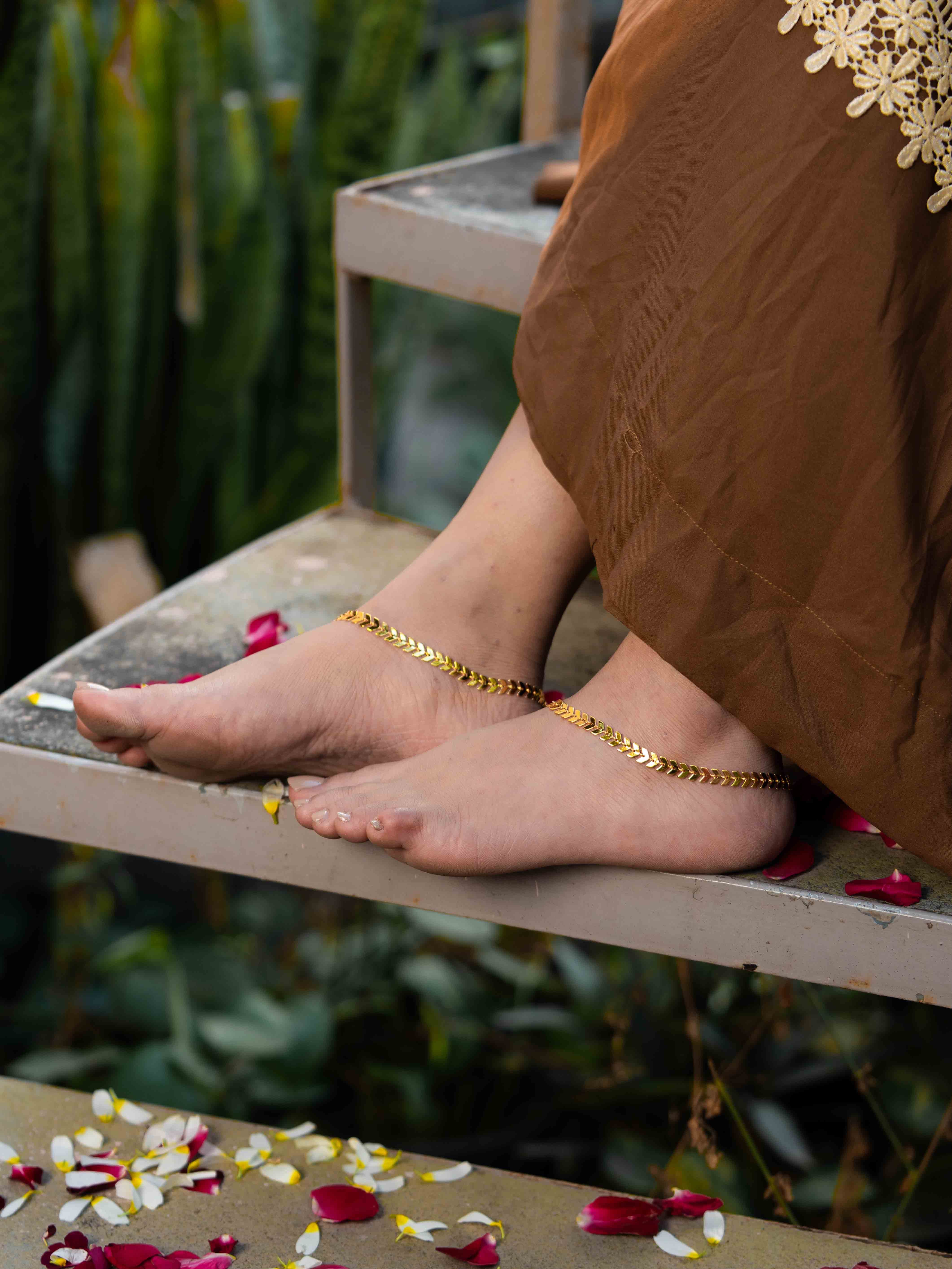 Madhurima Gold Payal. ( Set of 2)