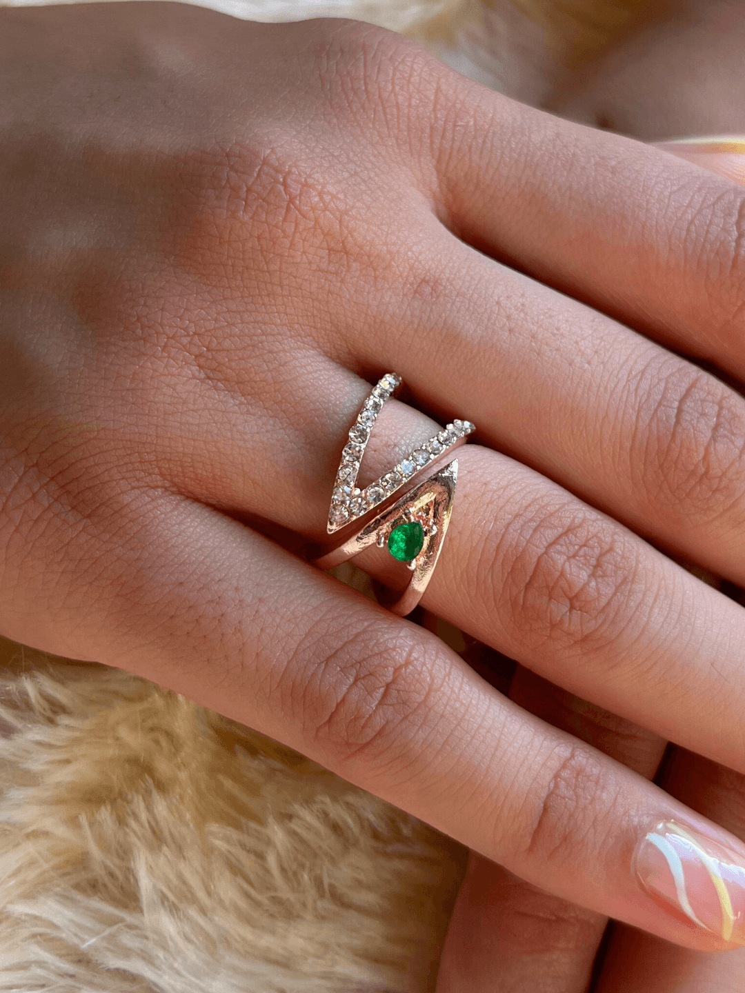Standout Artistic Emerald Adjustable Ring - Zerakijewels