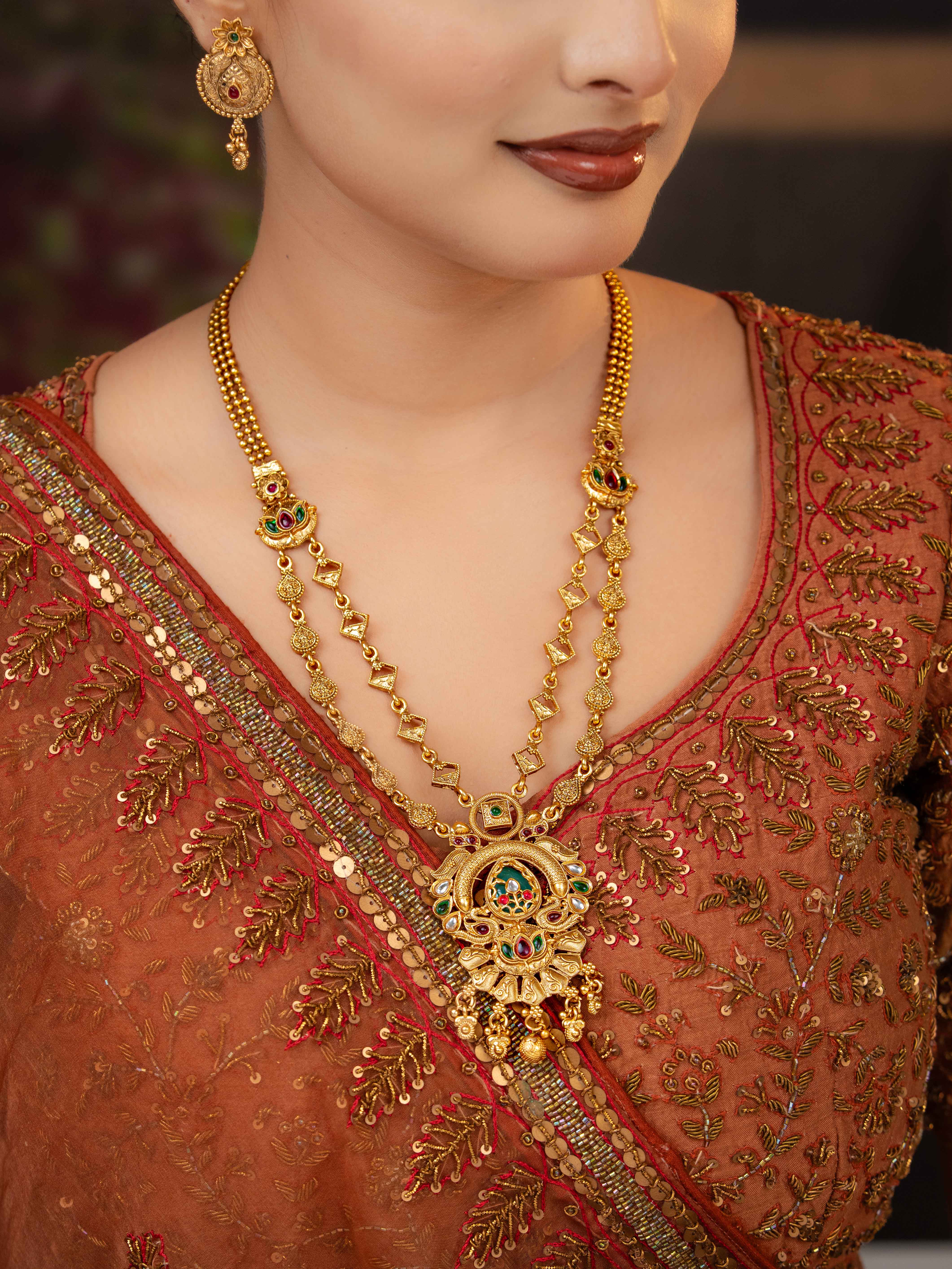 Winara Necklace Set