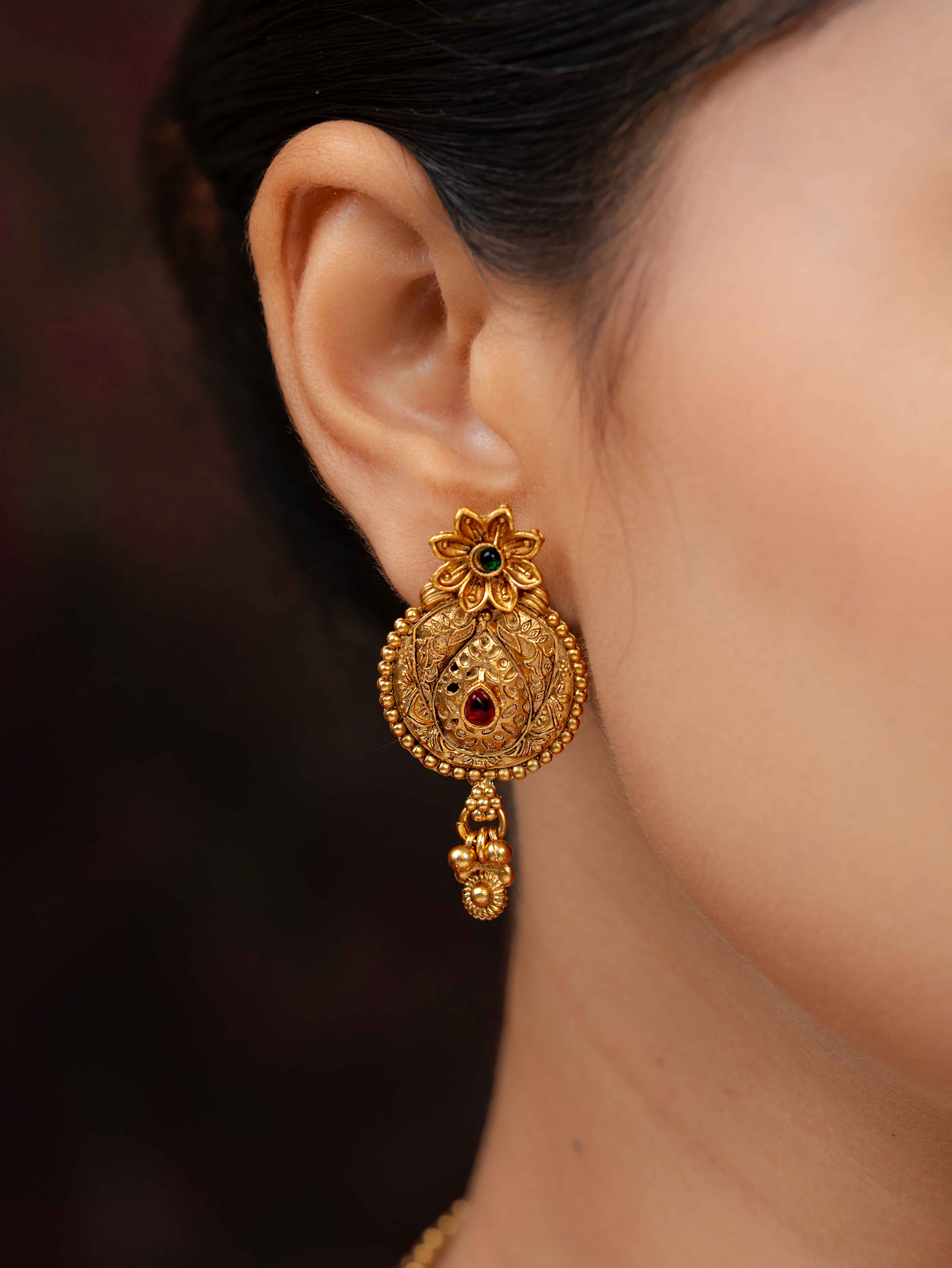 Winara Necklace Set