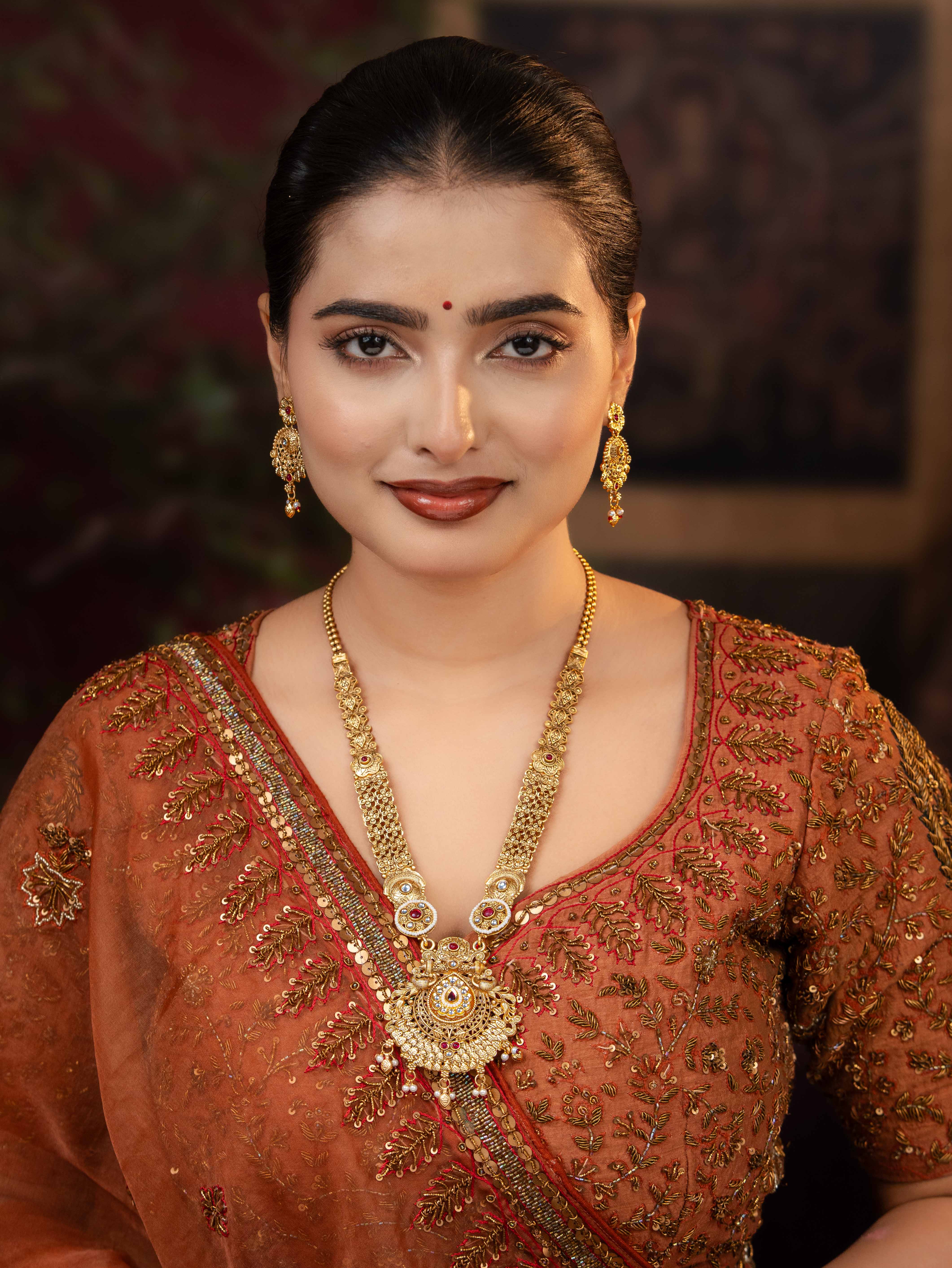 Pranika Necklace Set