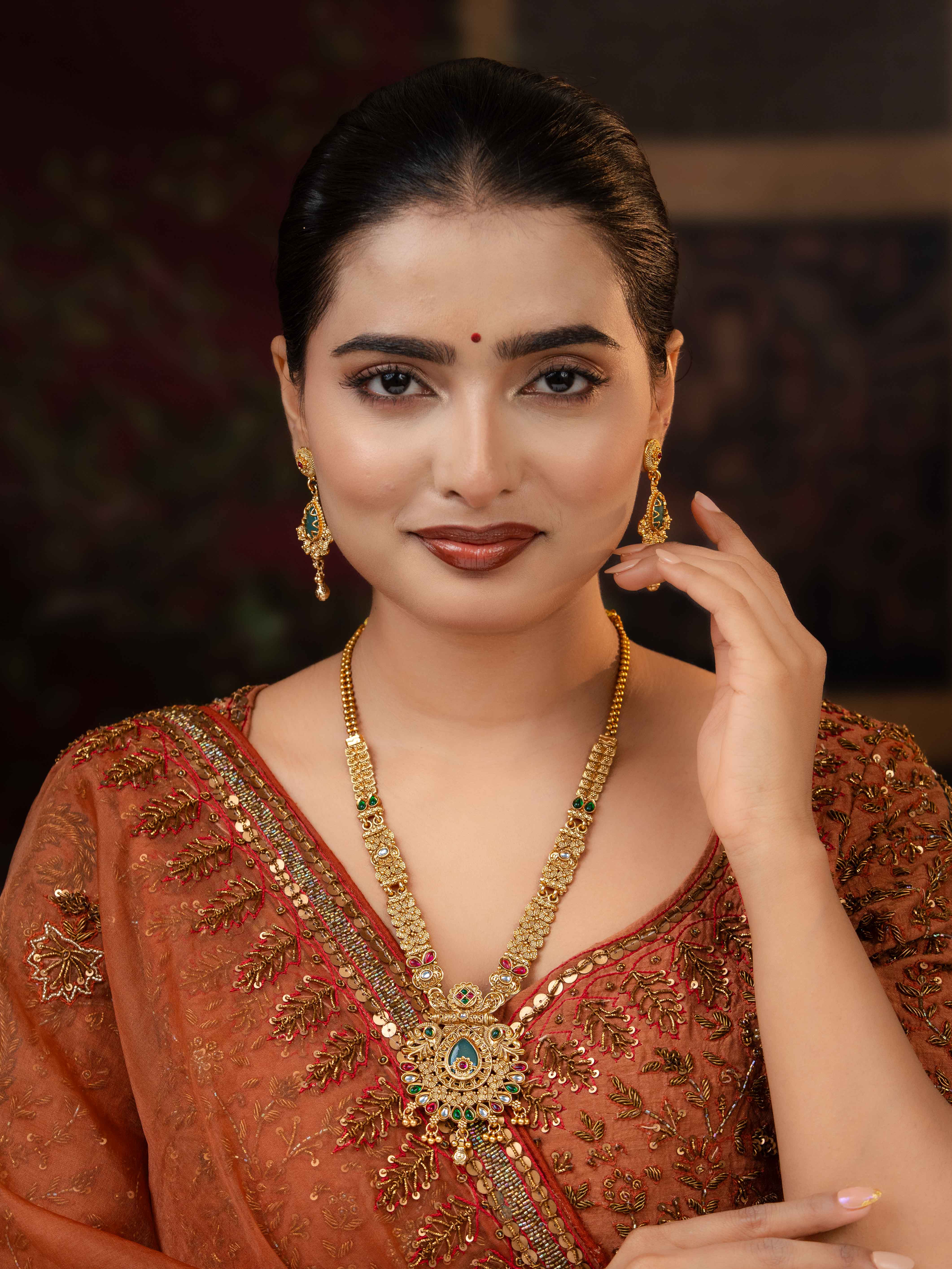 Charvika Necklace Set