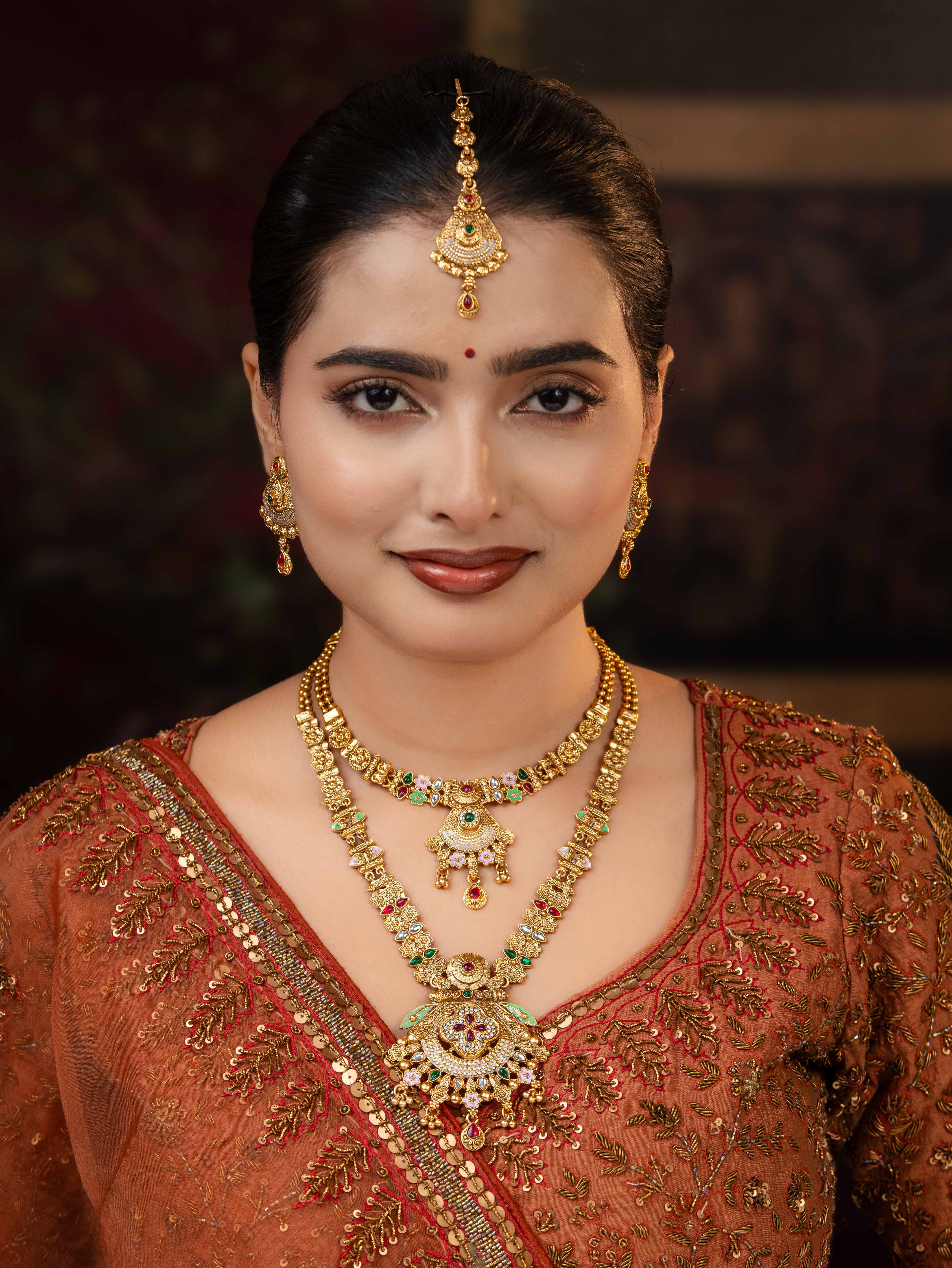 Lavira Necklace Set