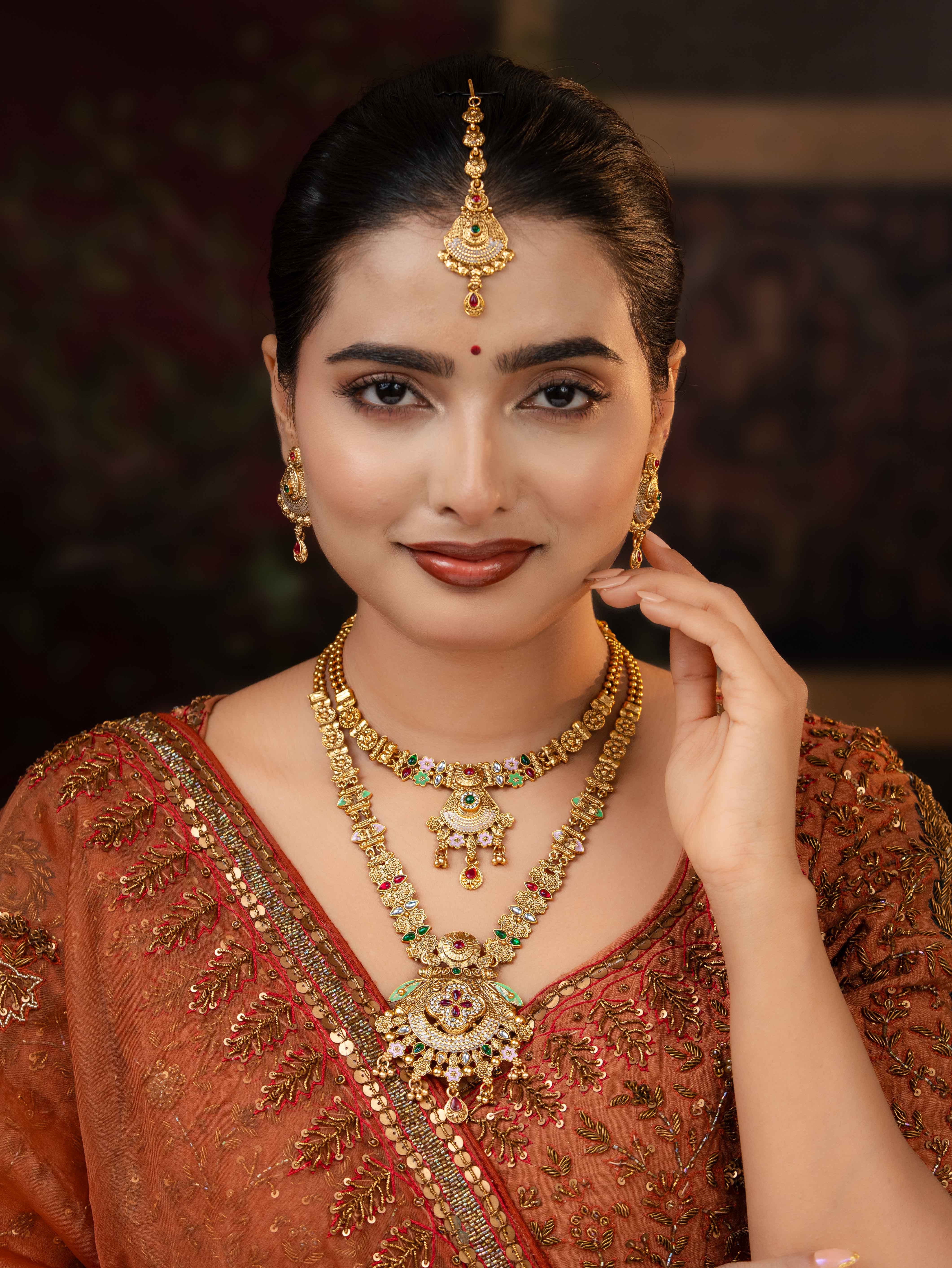 Lavira Necklace Set