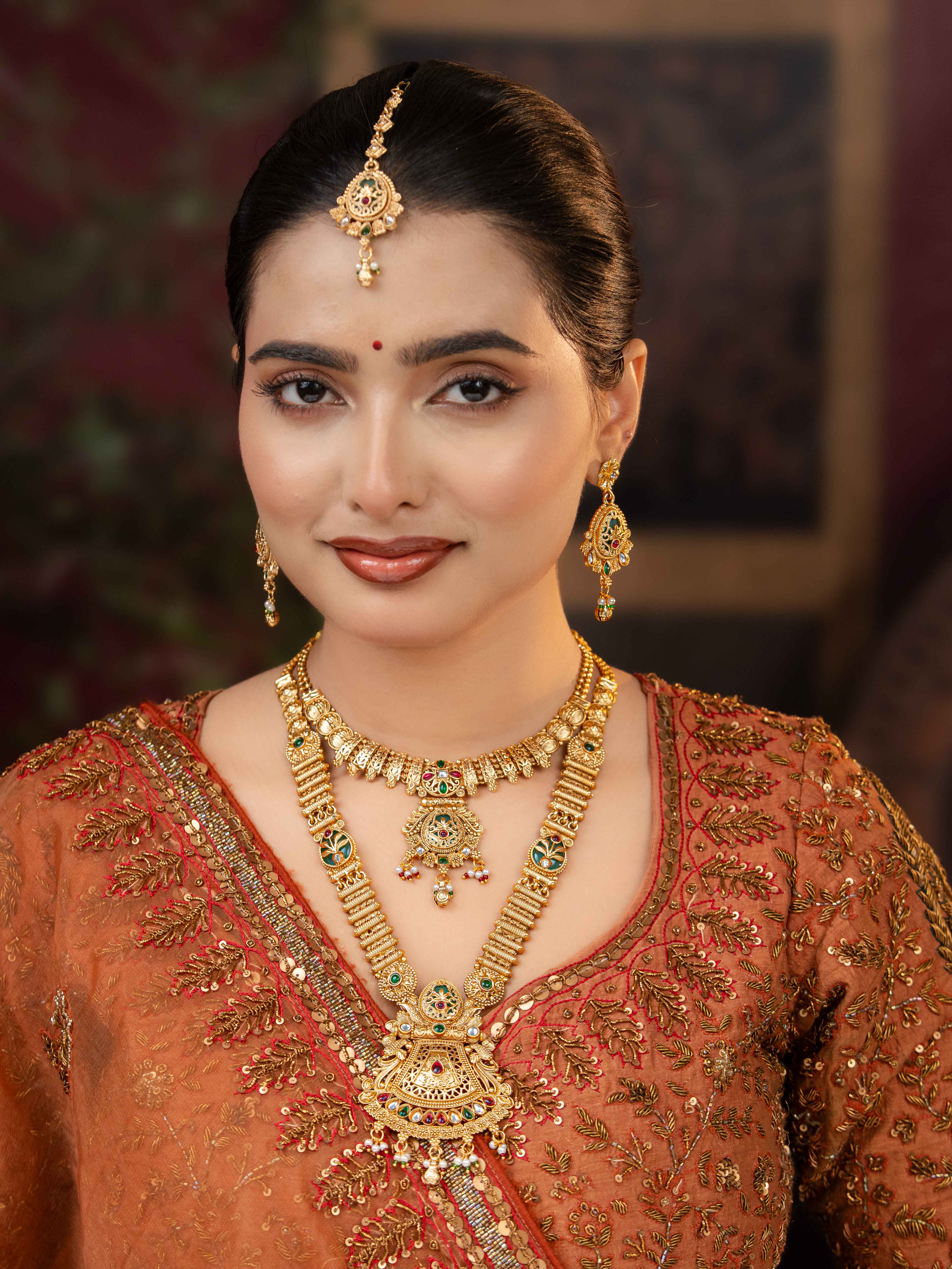 Aabha Necklace Set