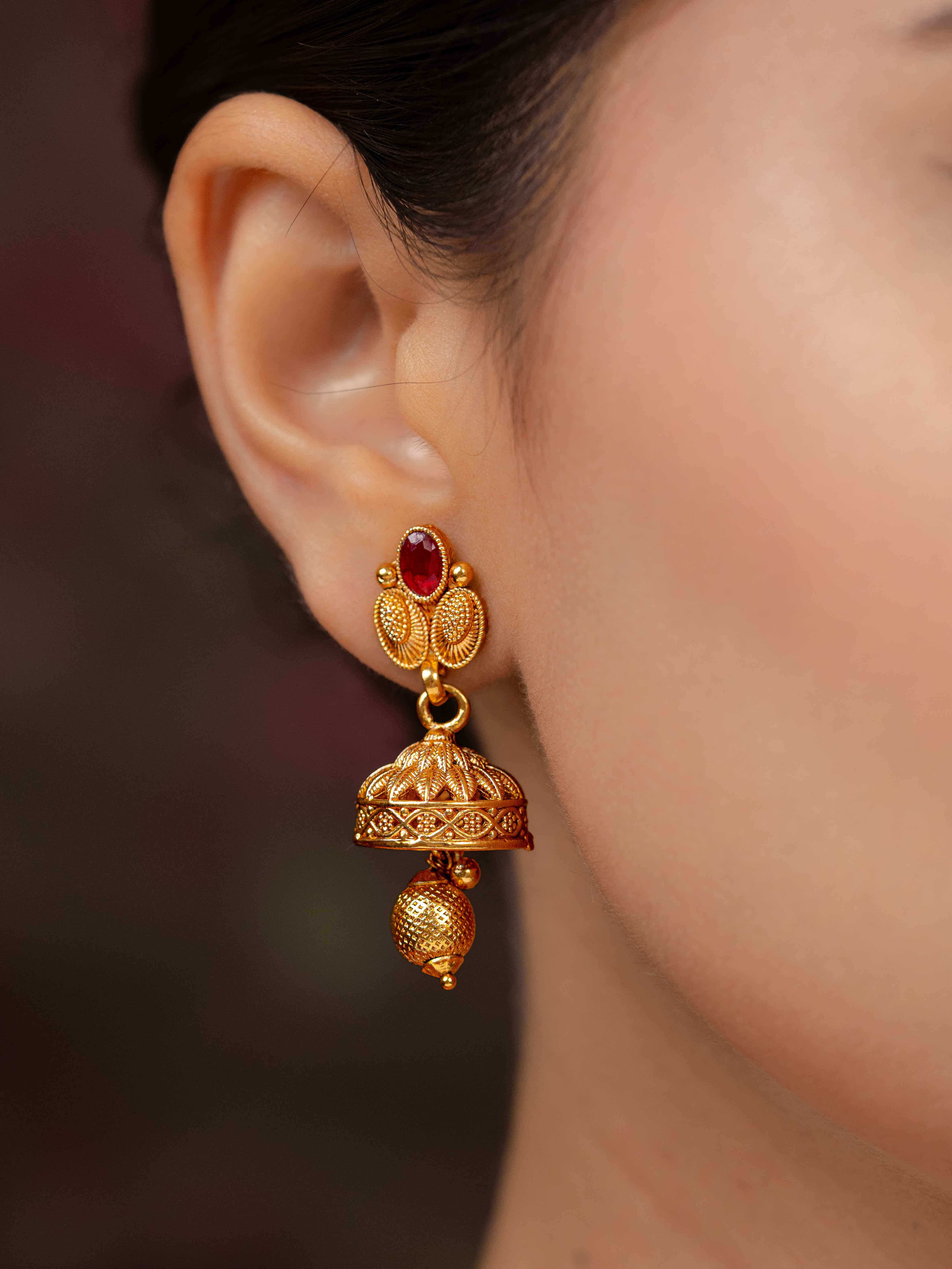 Vamika Necklace Set