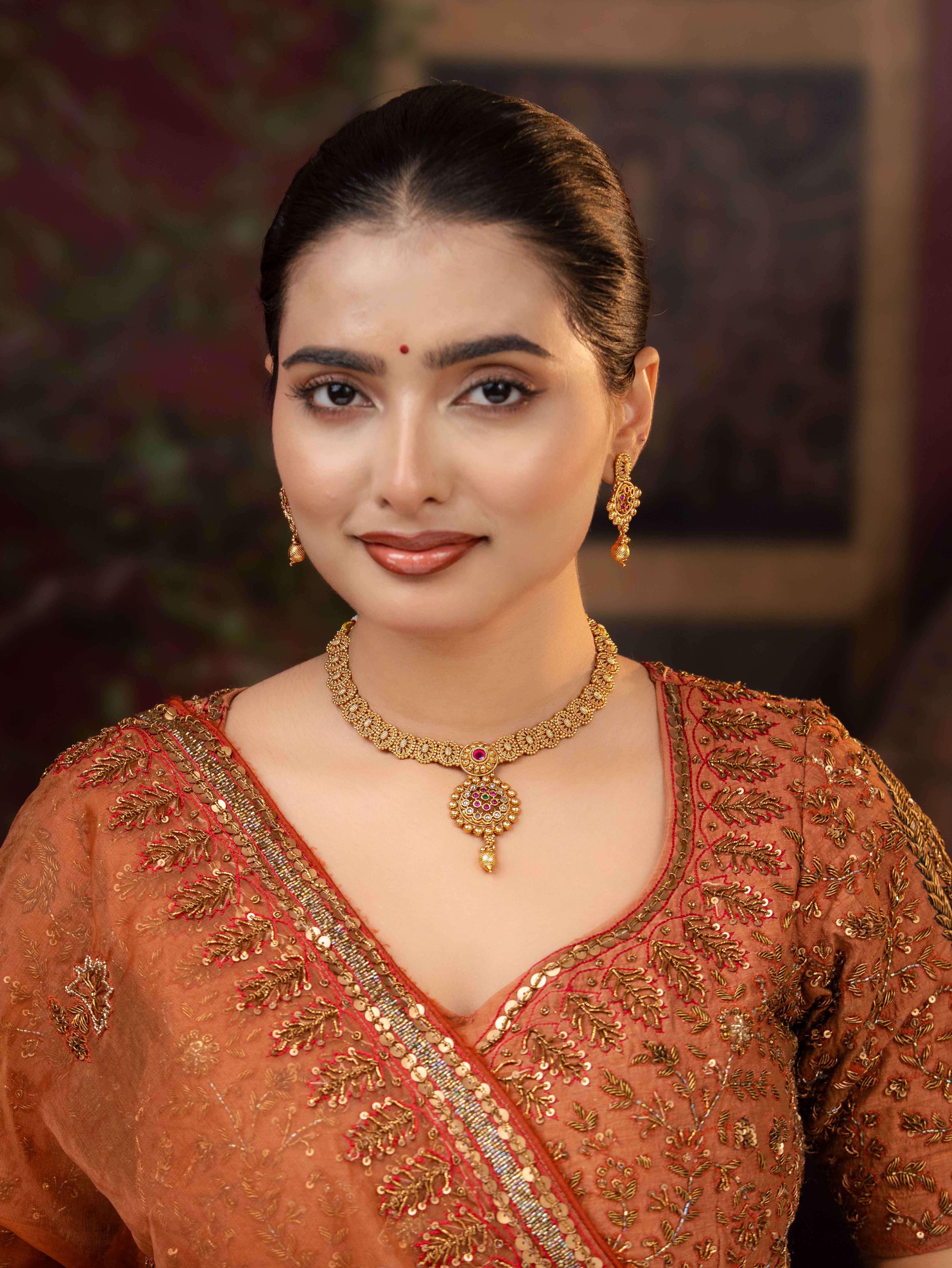 Urvashi Necklace Set