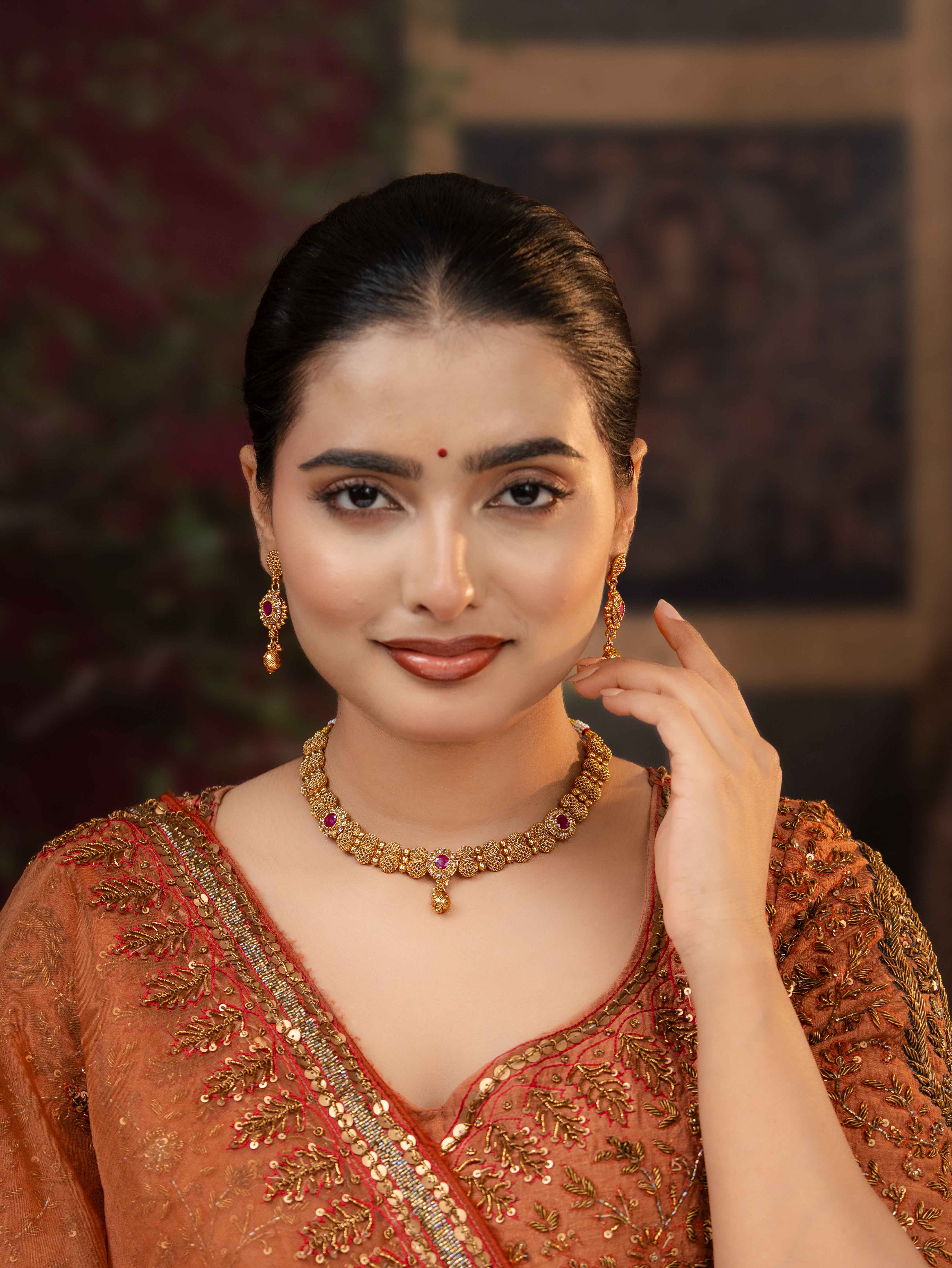 Falguni Necklace Set