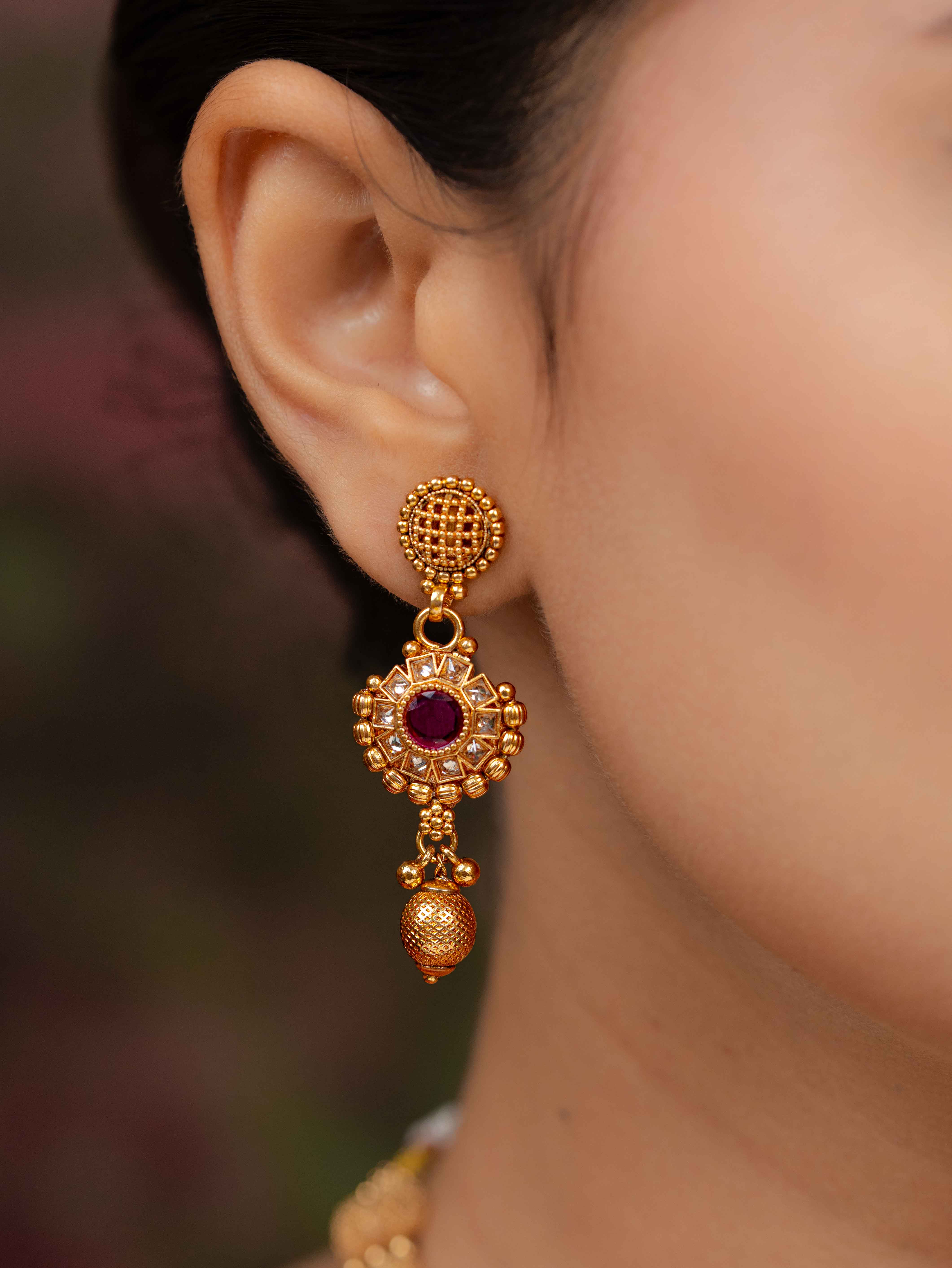 Falguni Necklace Set