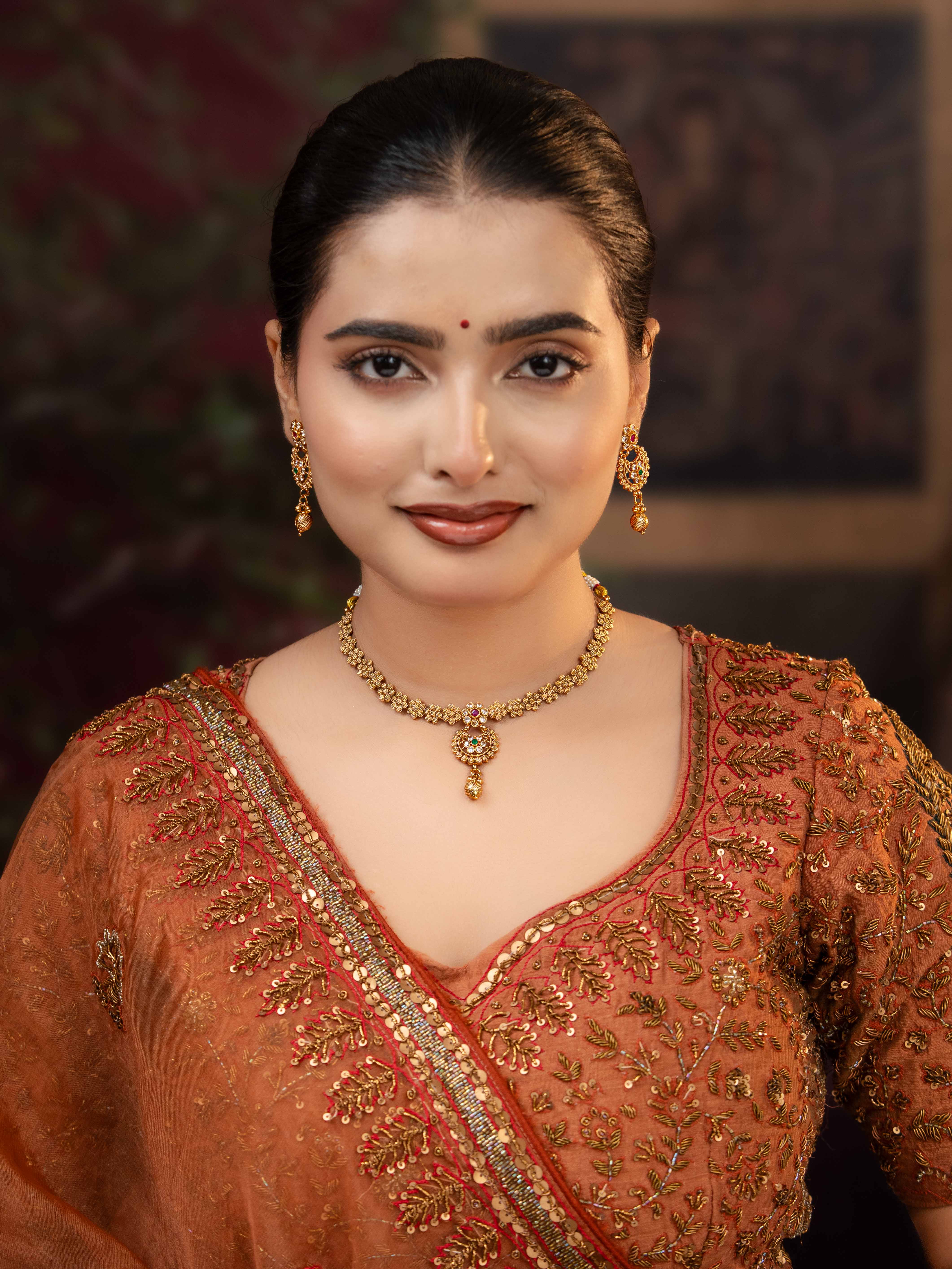 Gaurangi Necklace Set