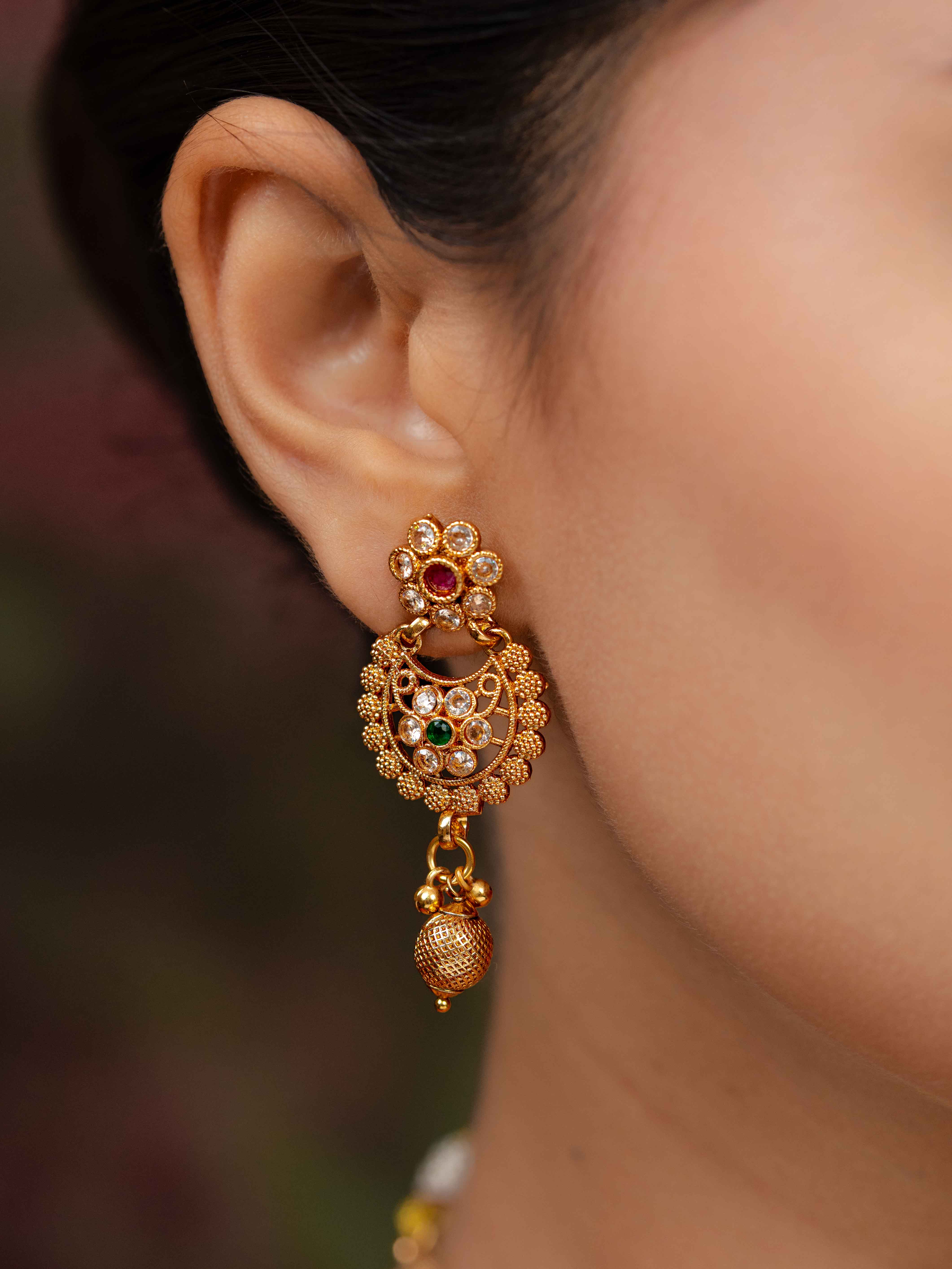 Gaurangi Necklace Set