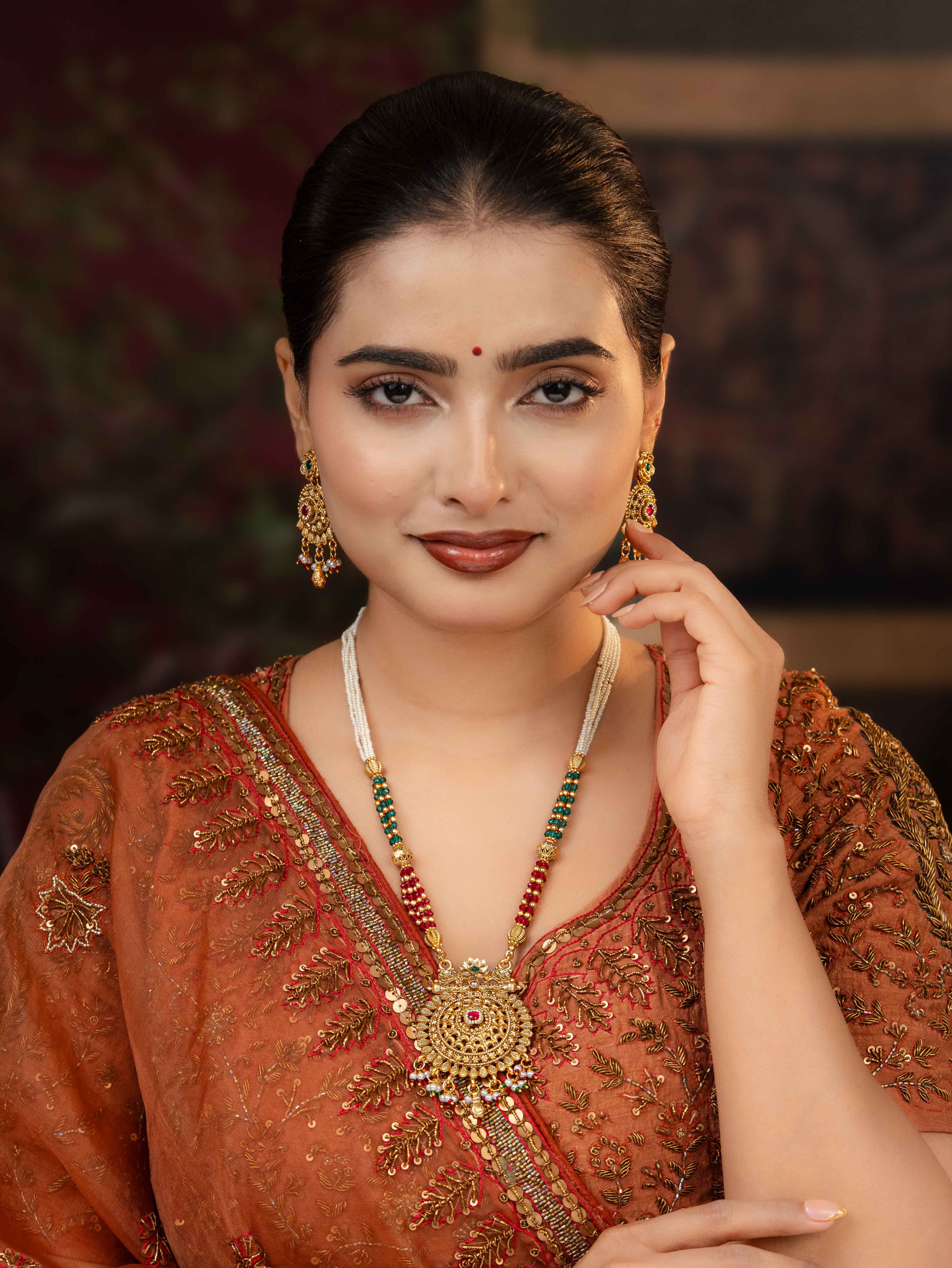 Manshi necklace set