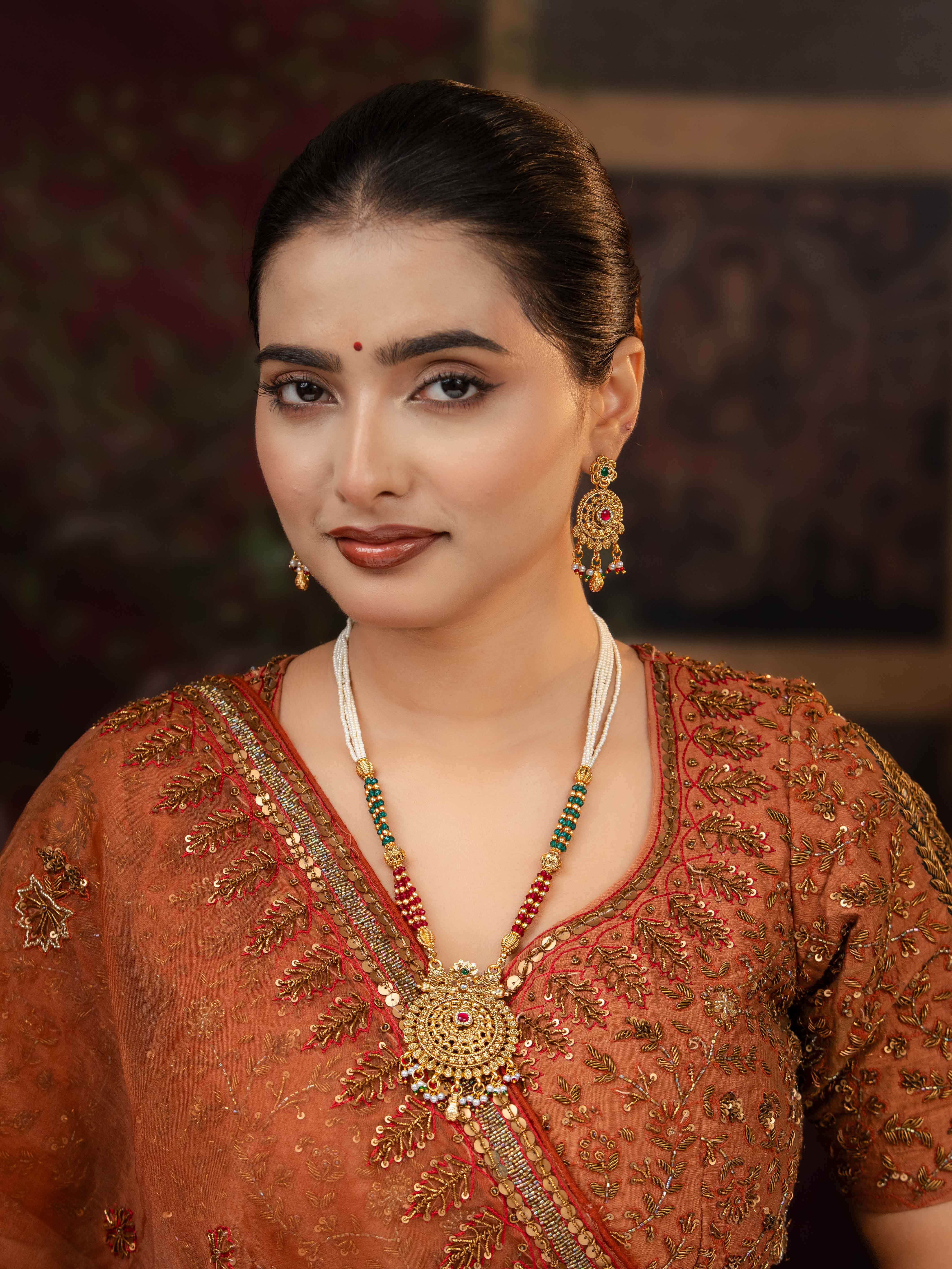Manshi necklace set