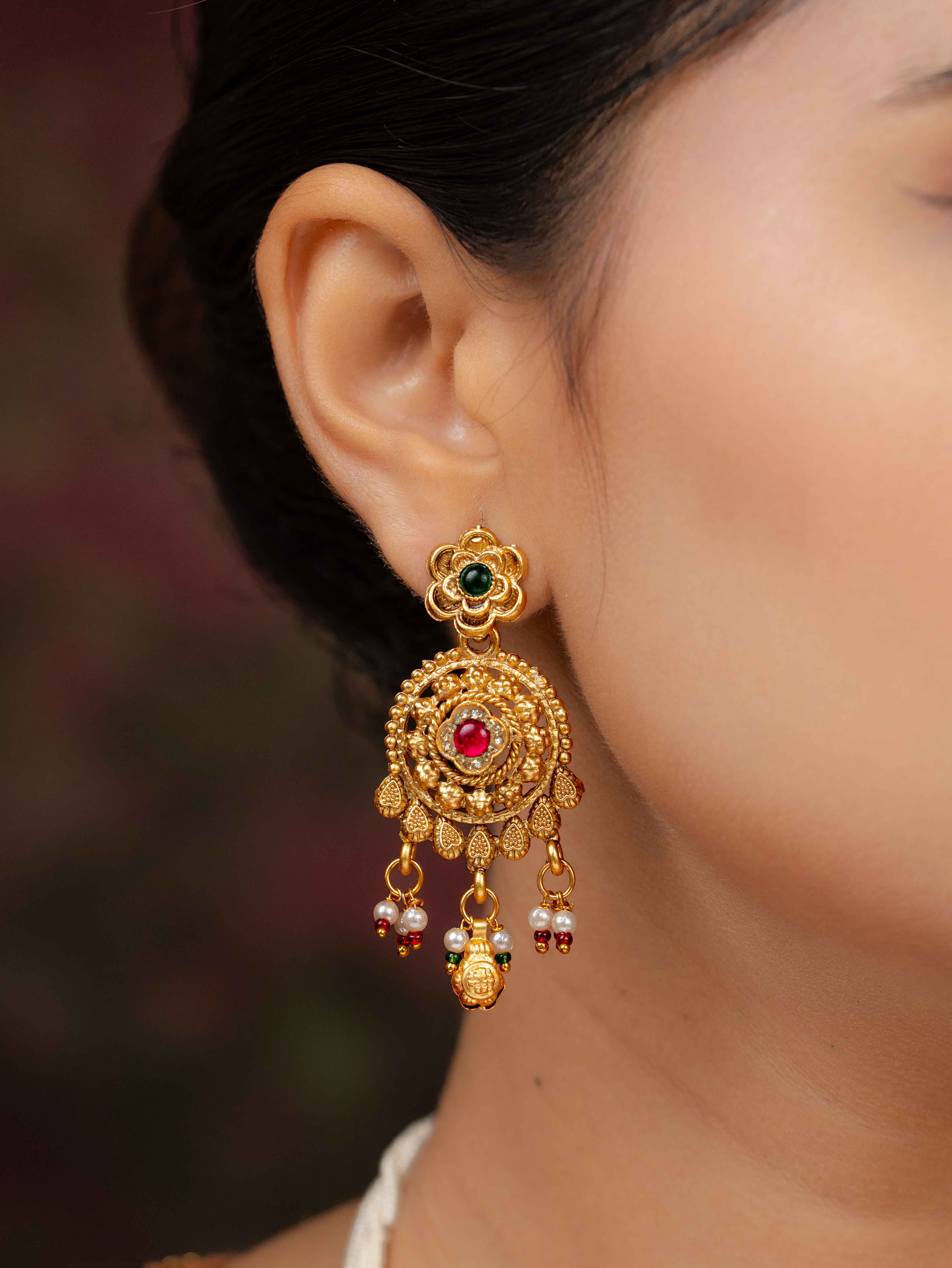 Manshi necklace set