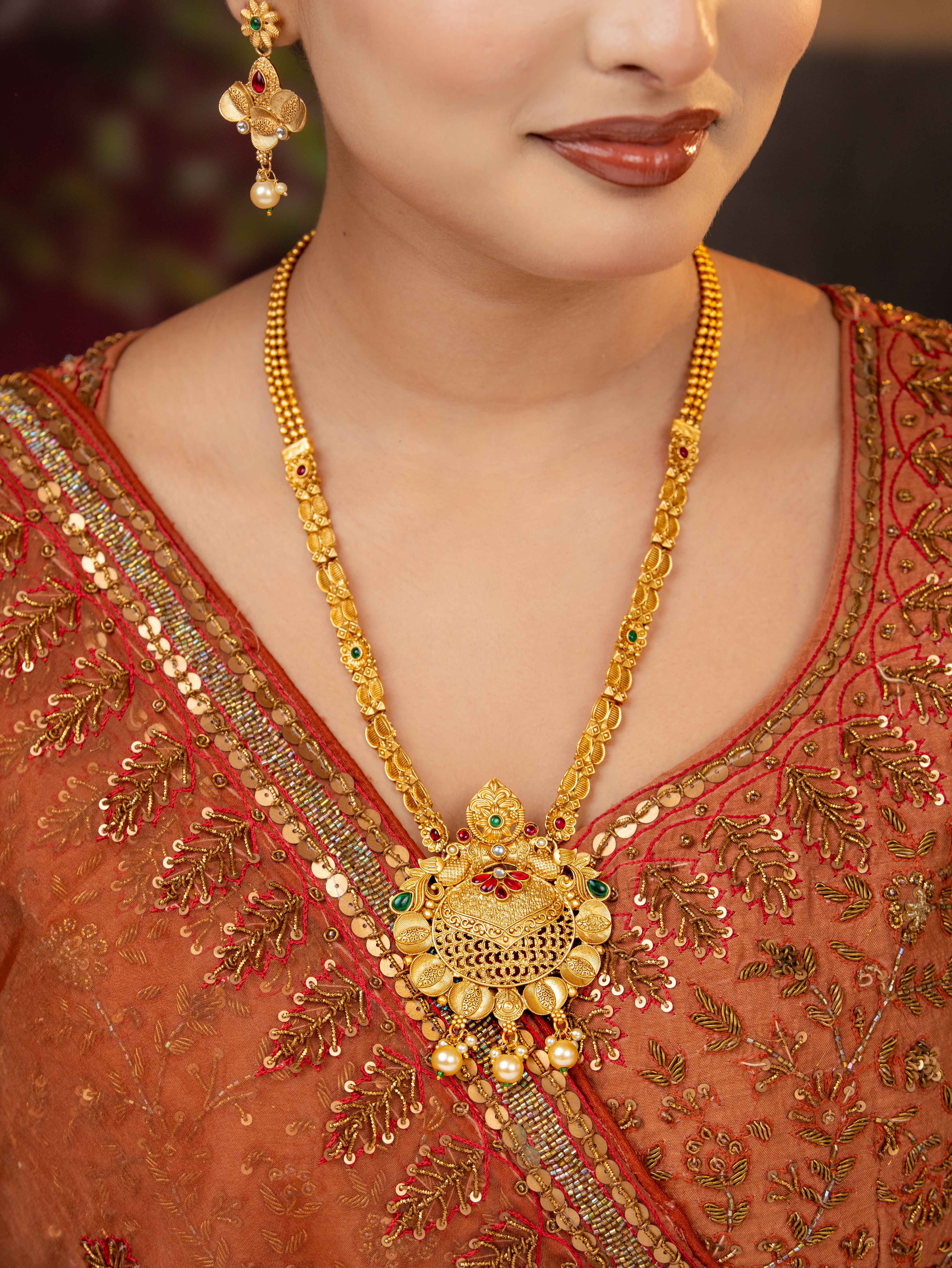 Dhaneshwari Necklace Set