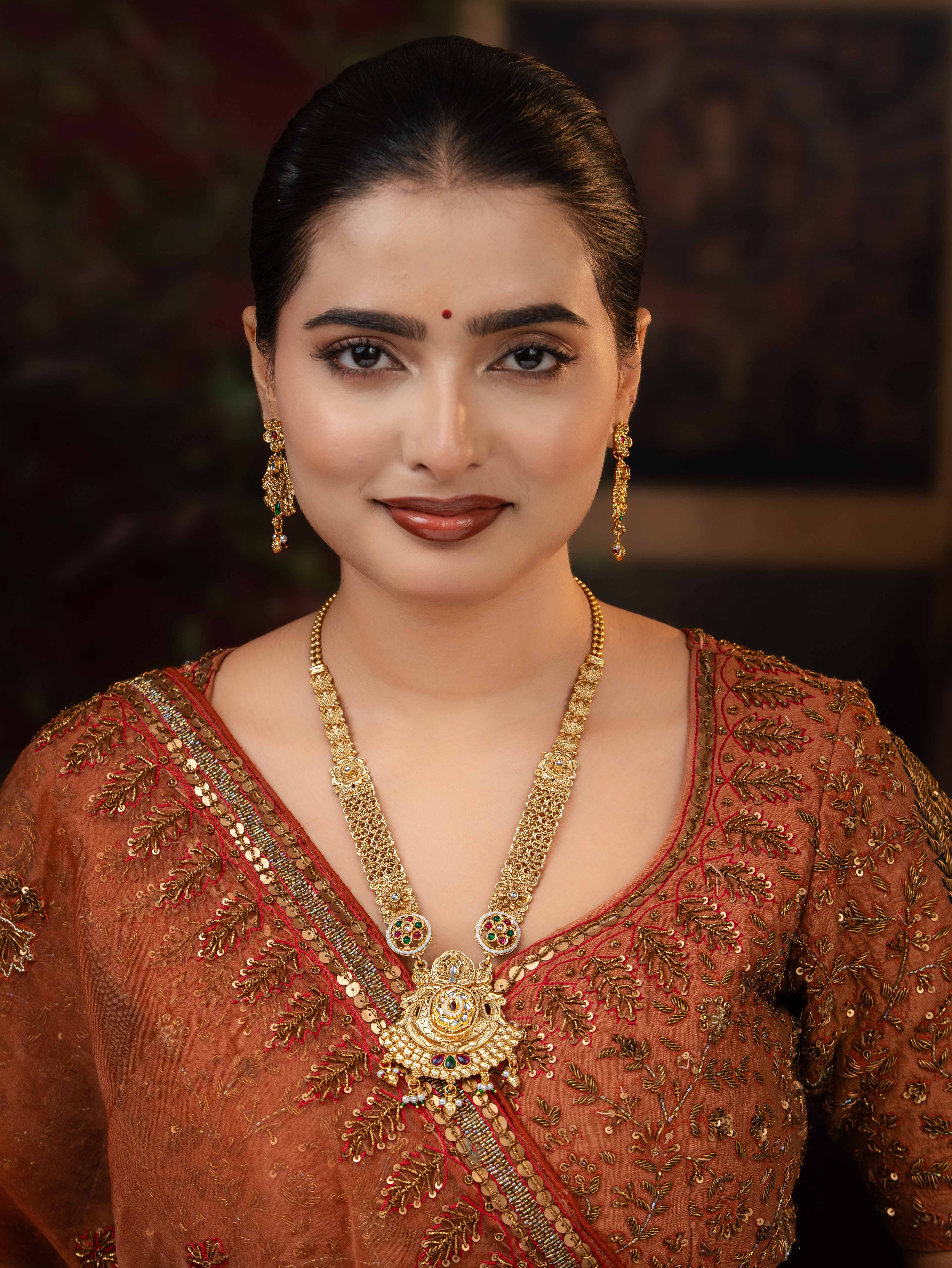 Viraaya Necklace Set