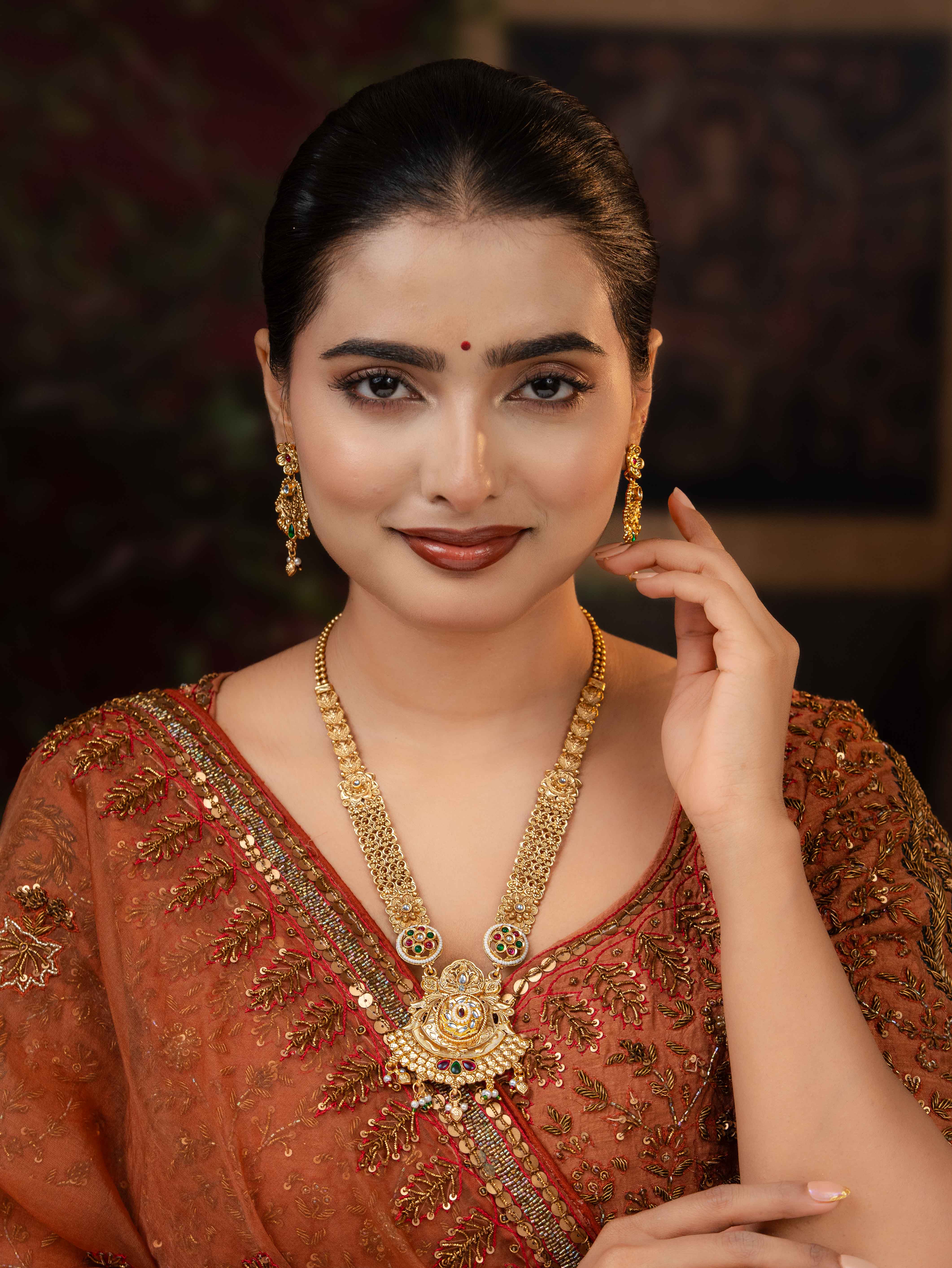 Viraaya Necklace Set