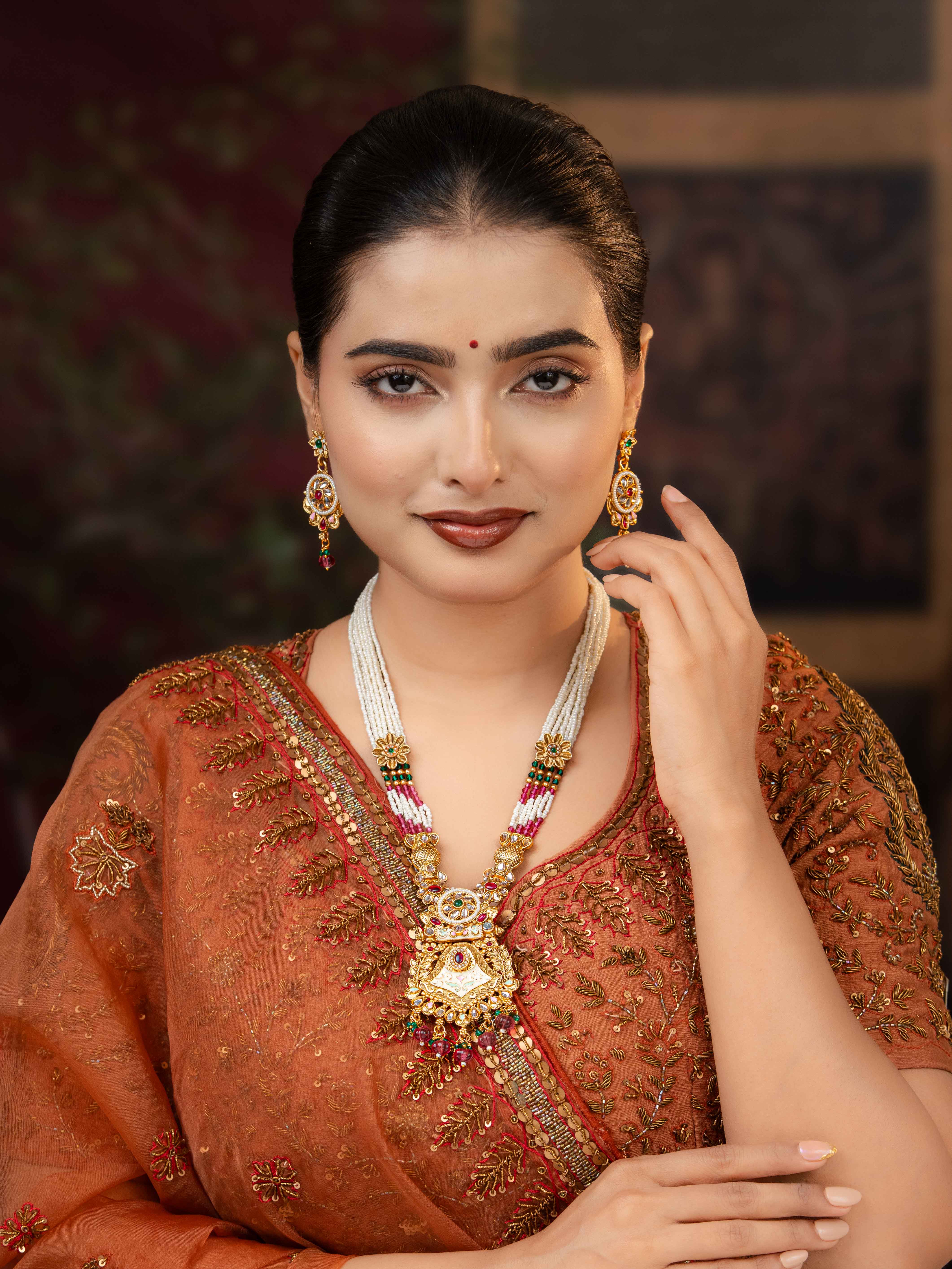 Noorvanshi Necklace Set