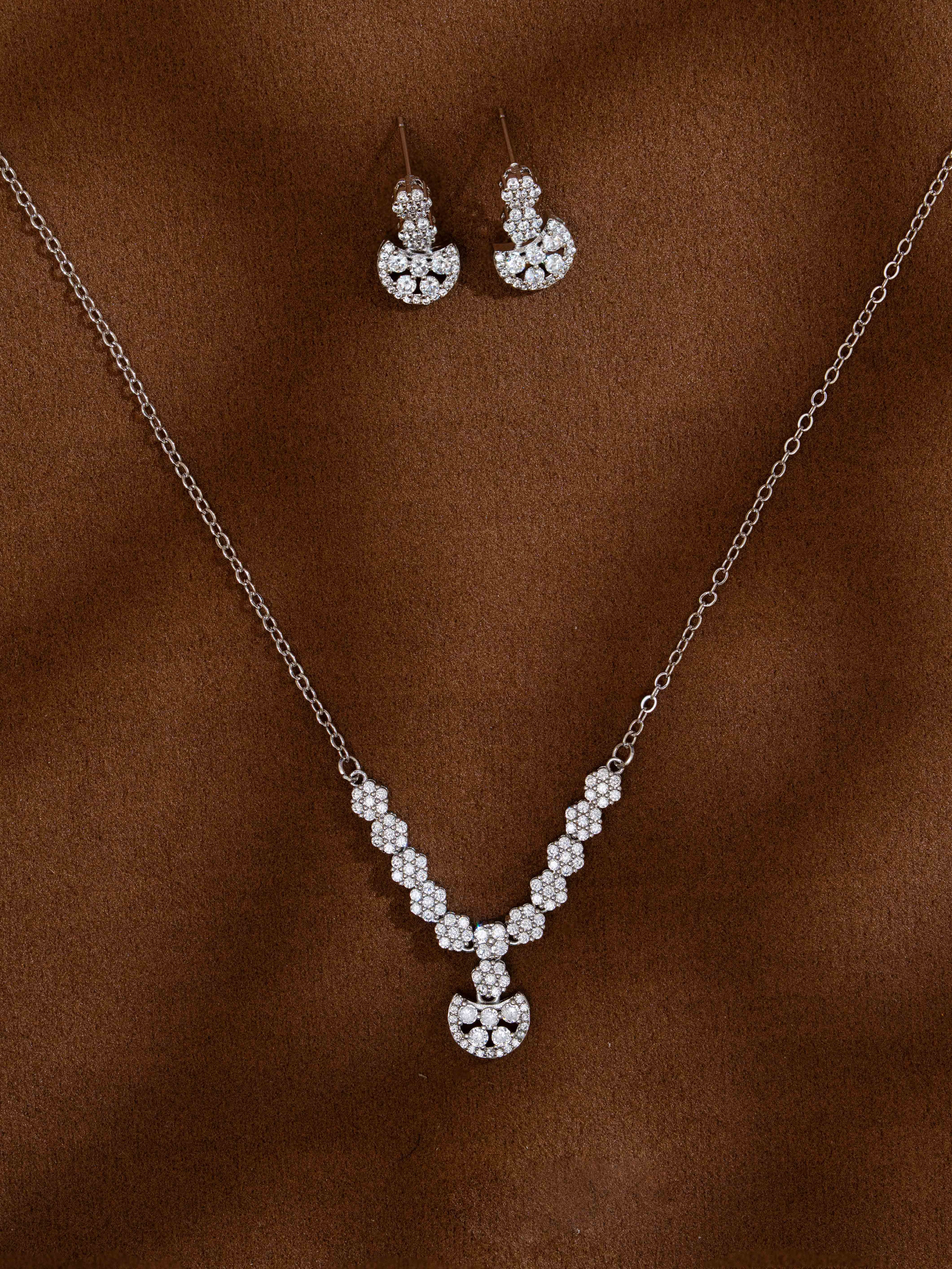 Shruti Silver Necklace Set