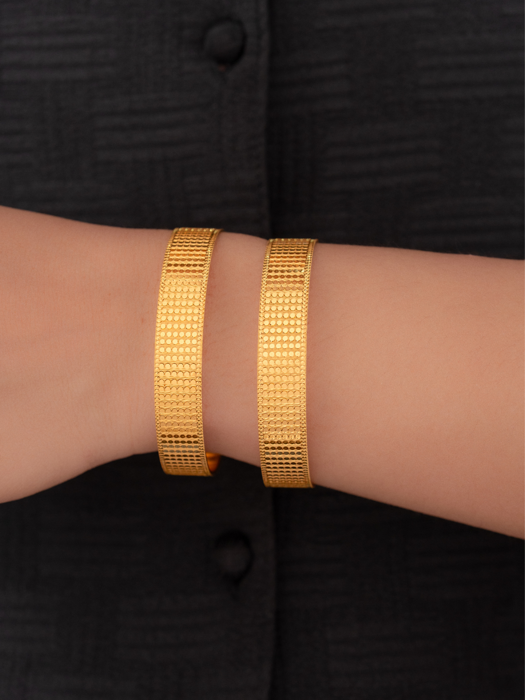Zenvia Bangle. (Set of 2)