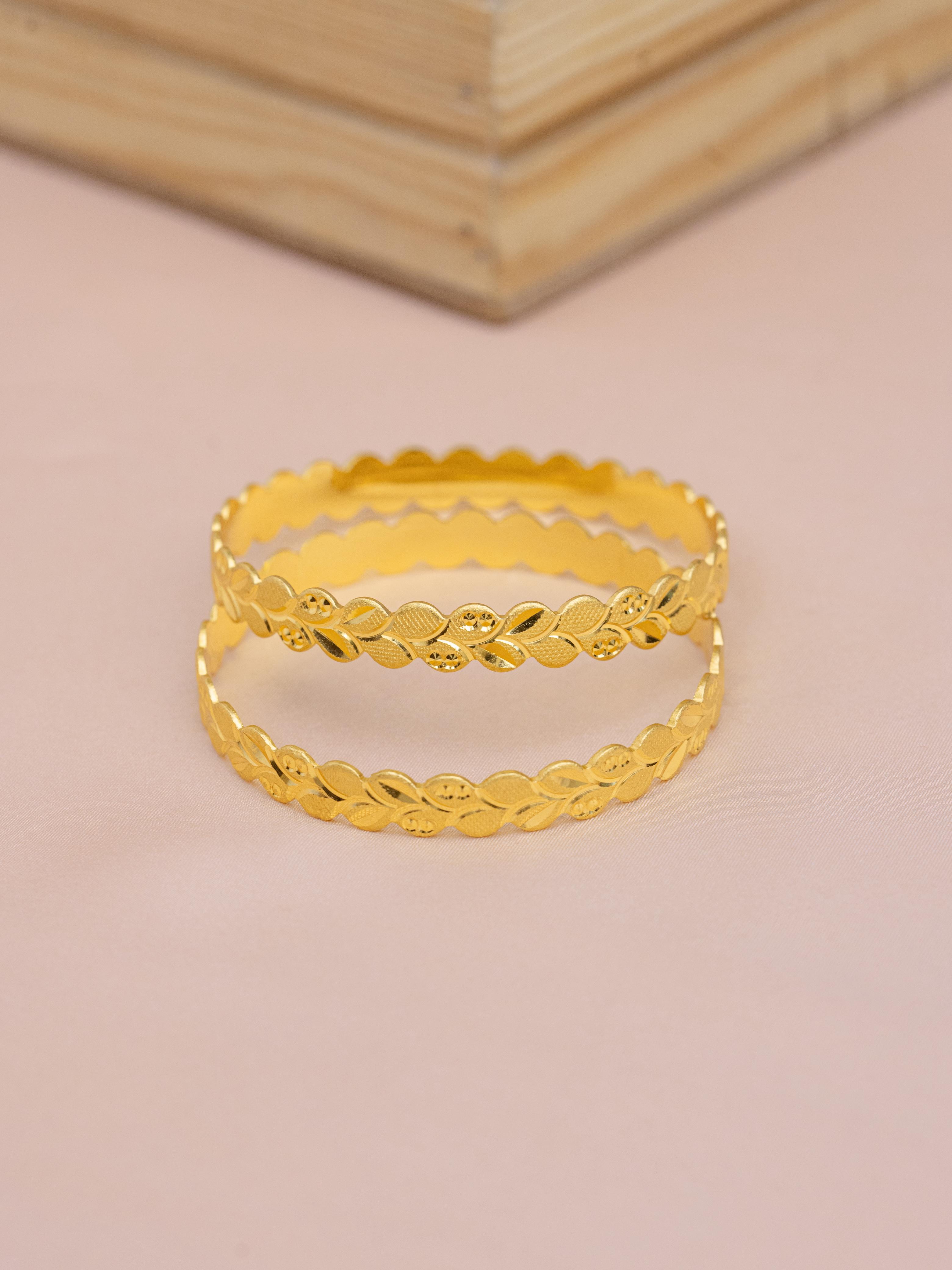 Vidhi Bangle. (Gold)
