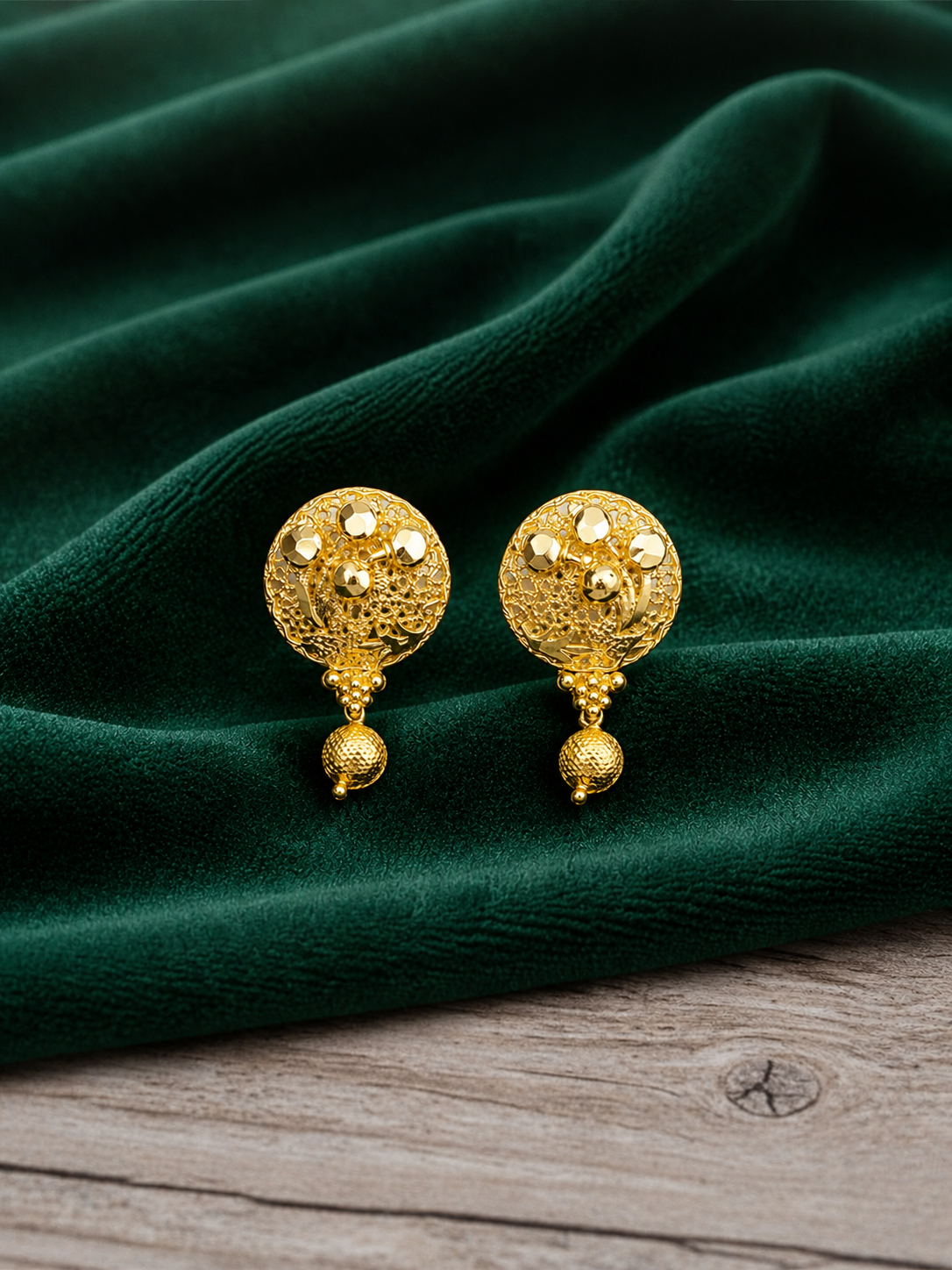 Vishakha Kudi Earrings