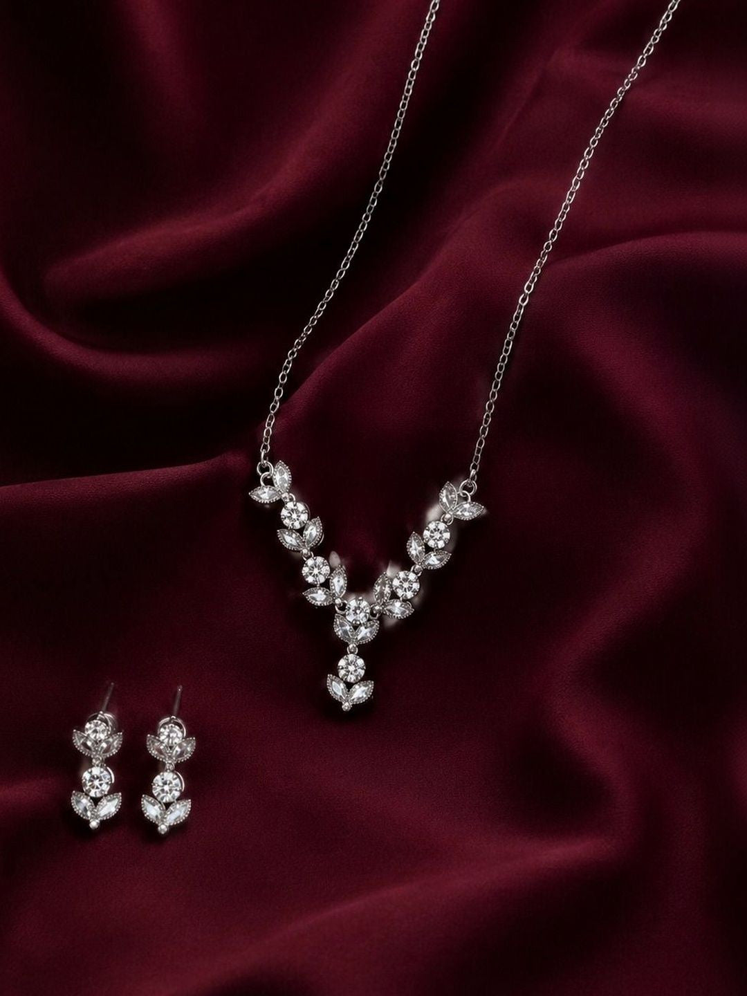 Charm Silver Necklace Set