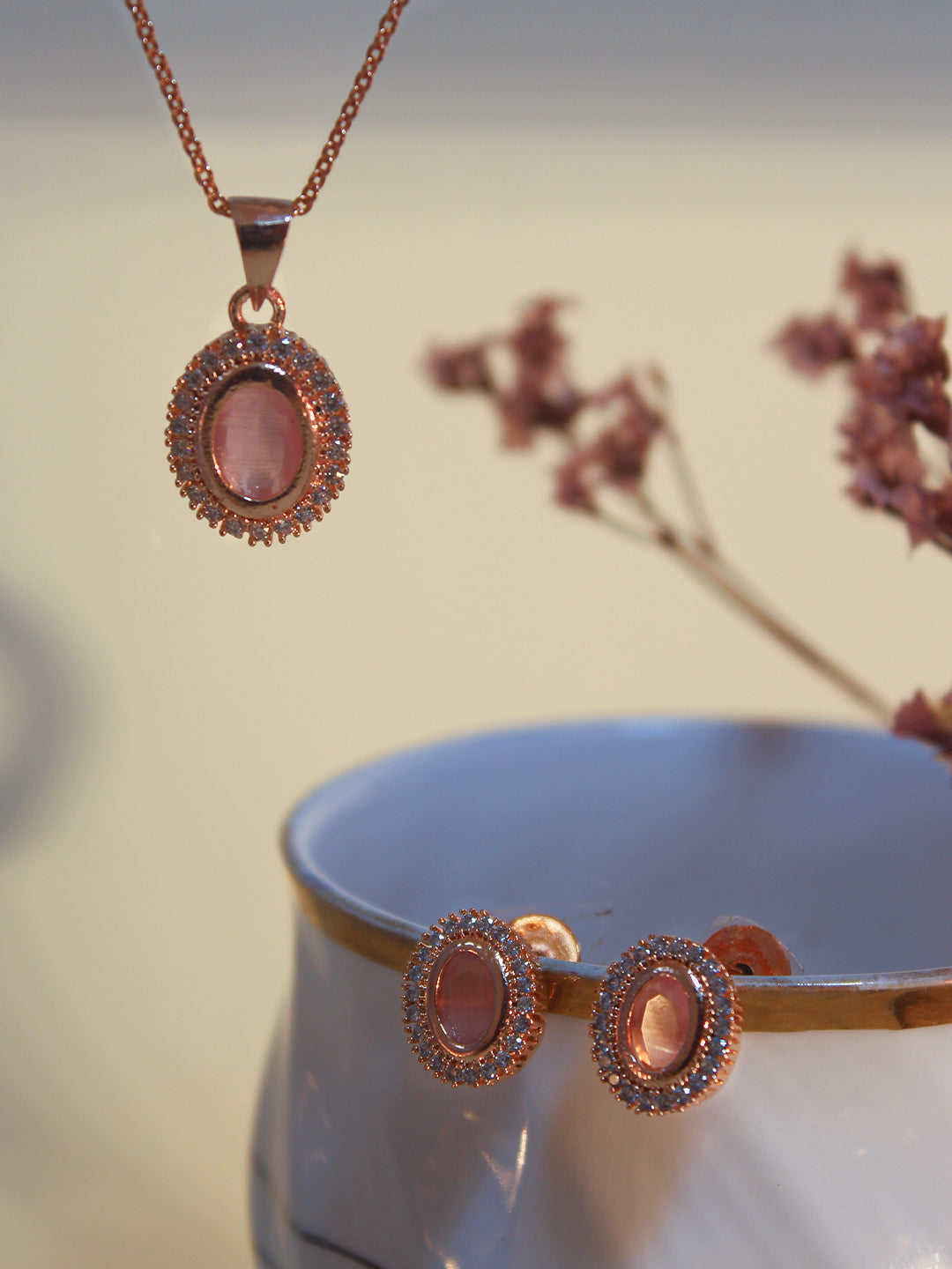 Halo diamond pendant - Zerakijewels
