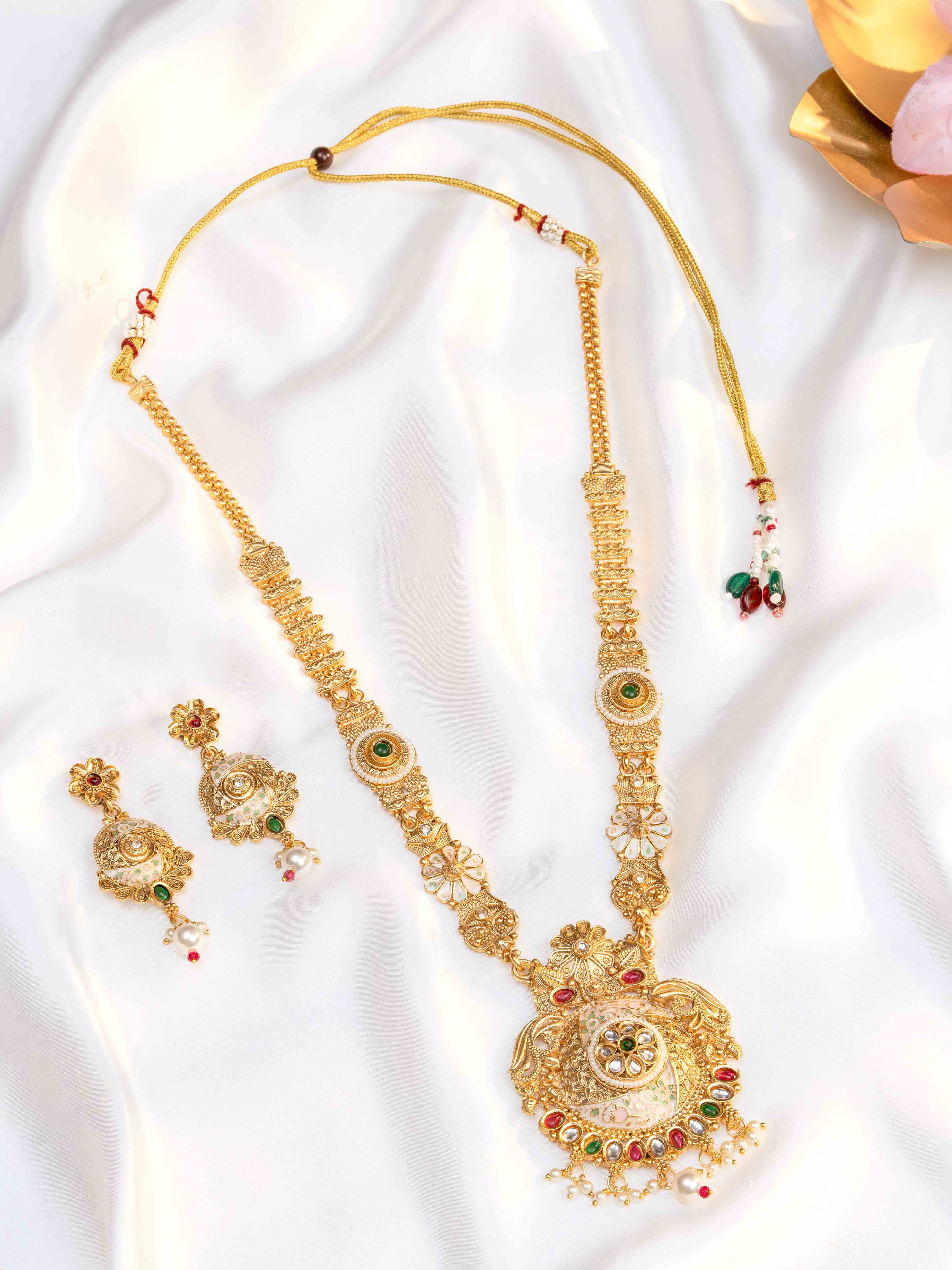 Eshita Necklace Set