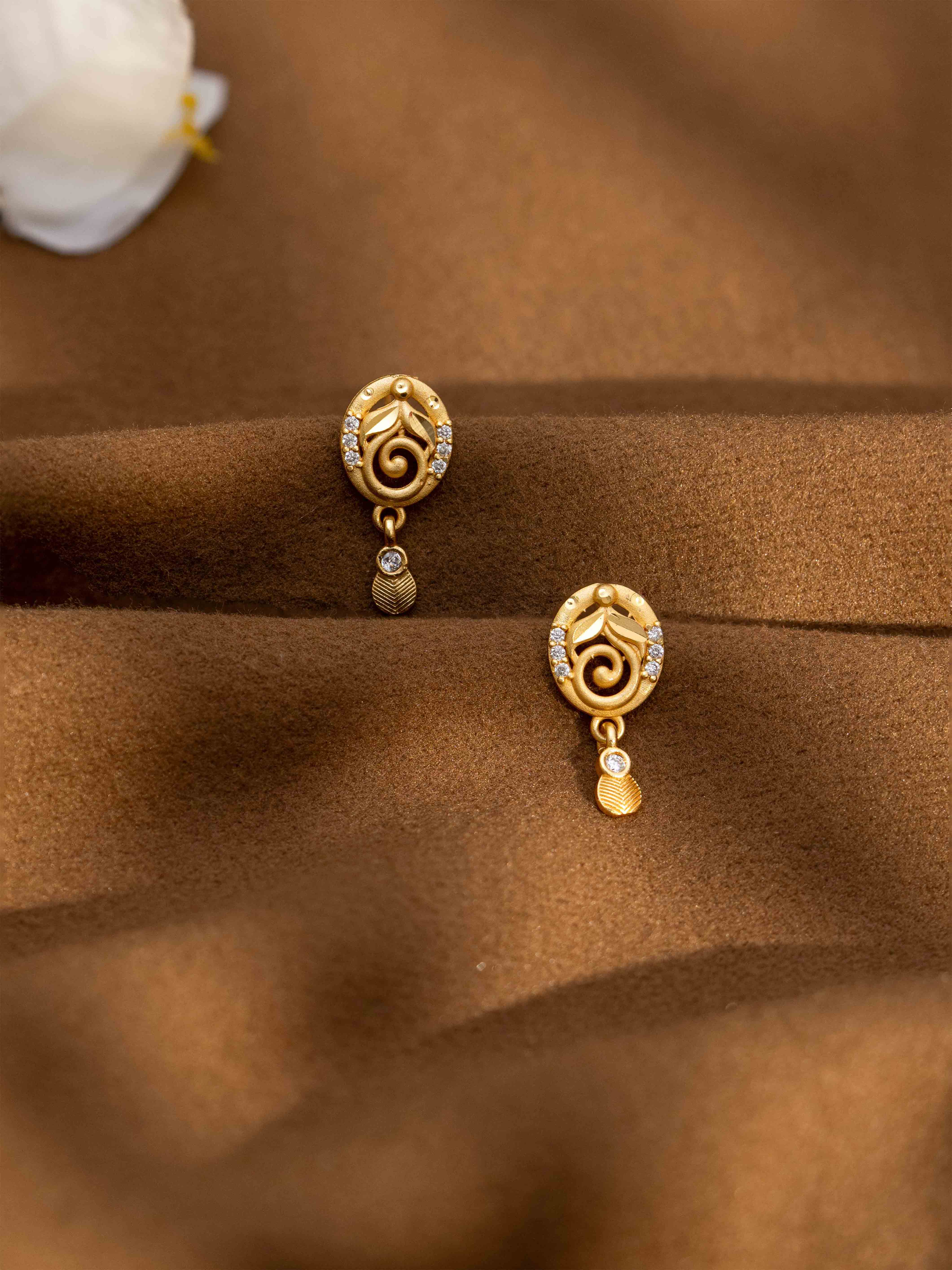 Pihu studs