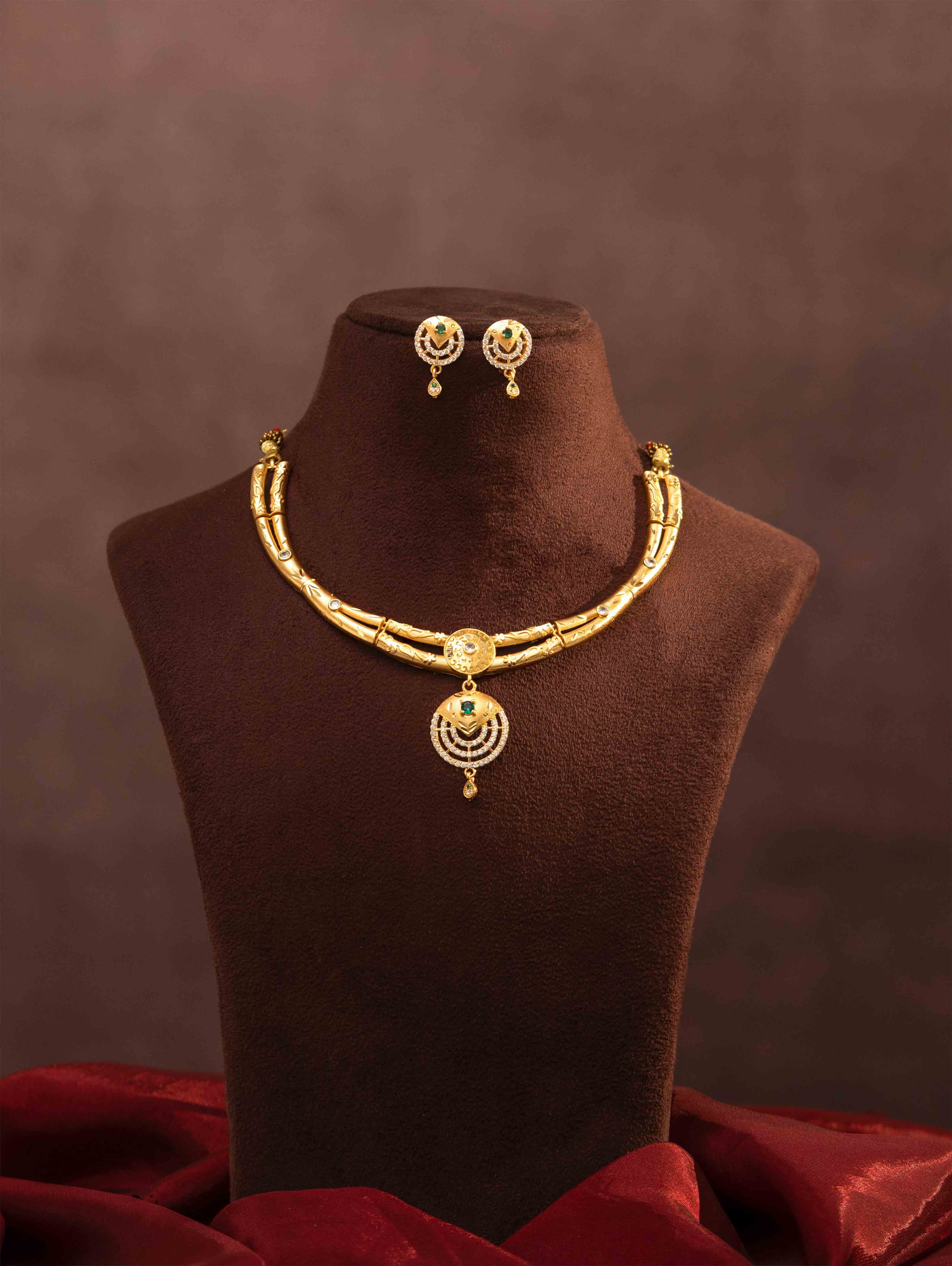 Priya gold necklace set (Green)