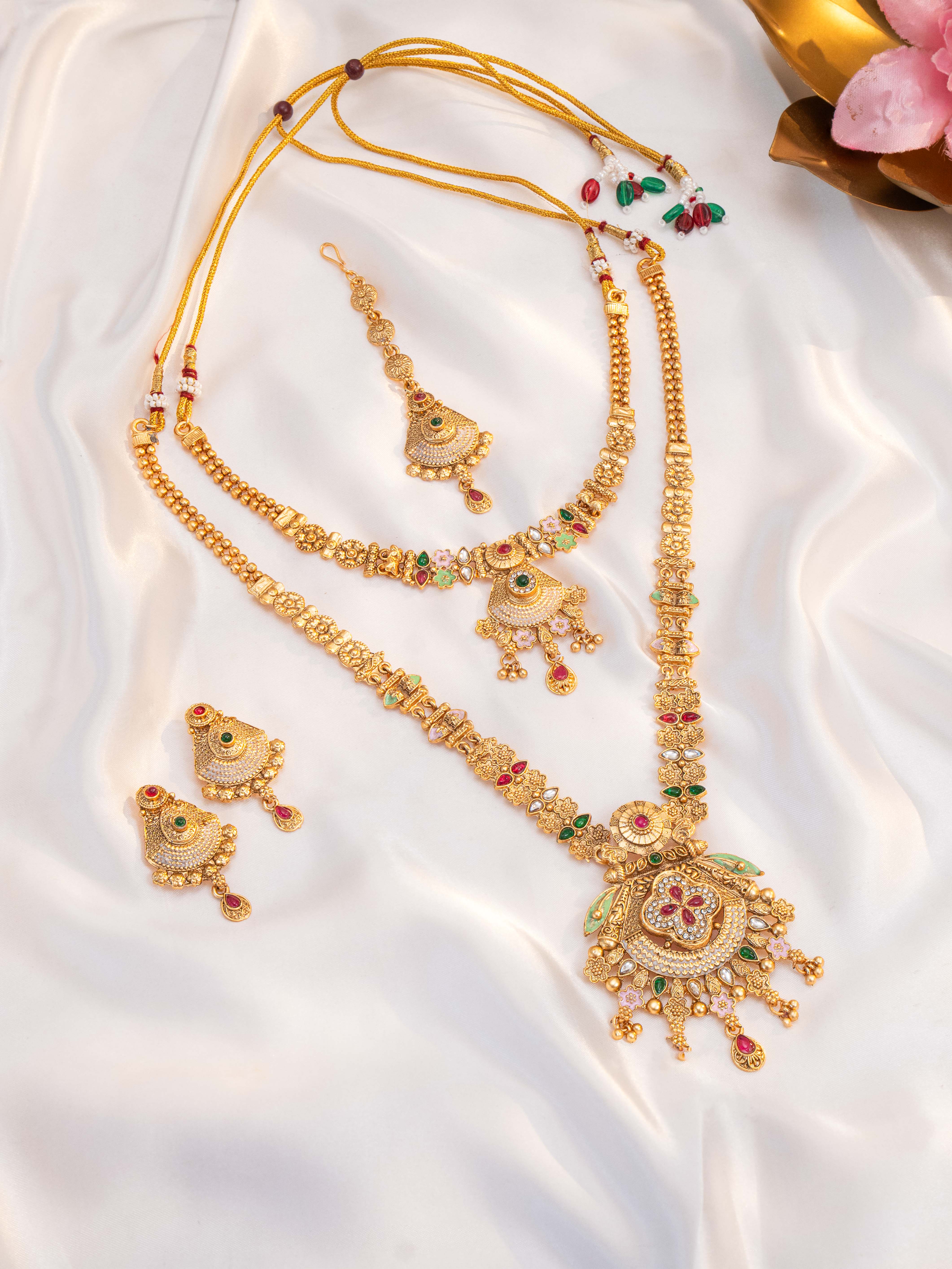 Lavira Necklace Set