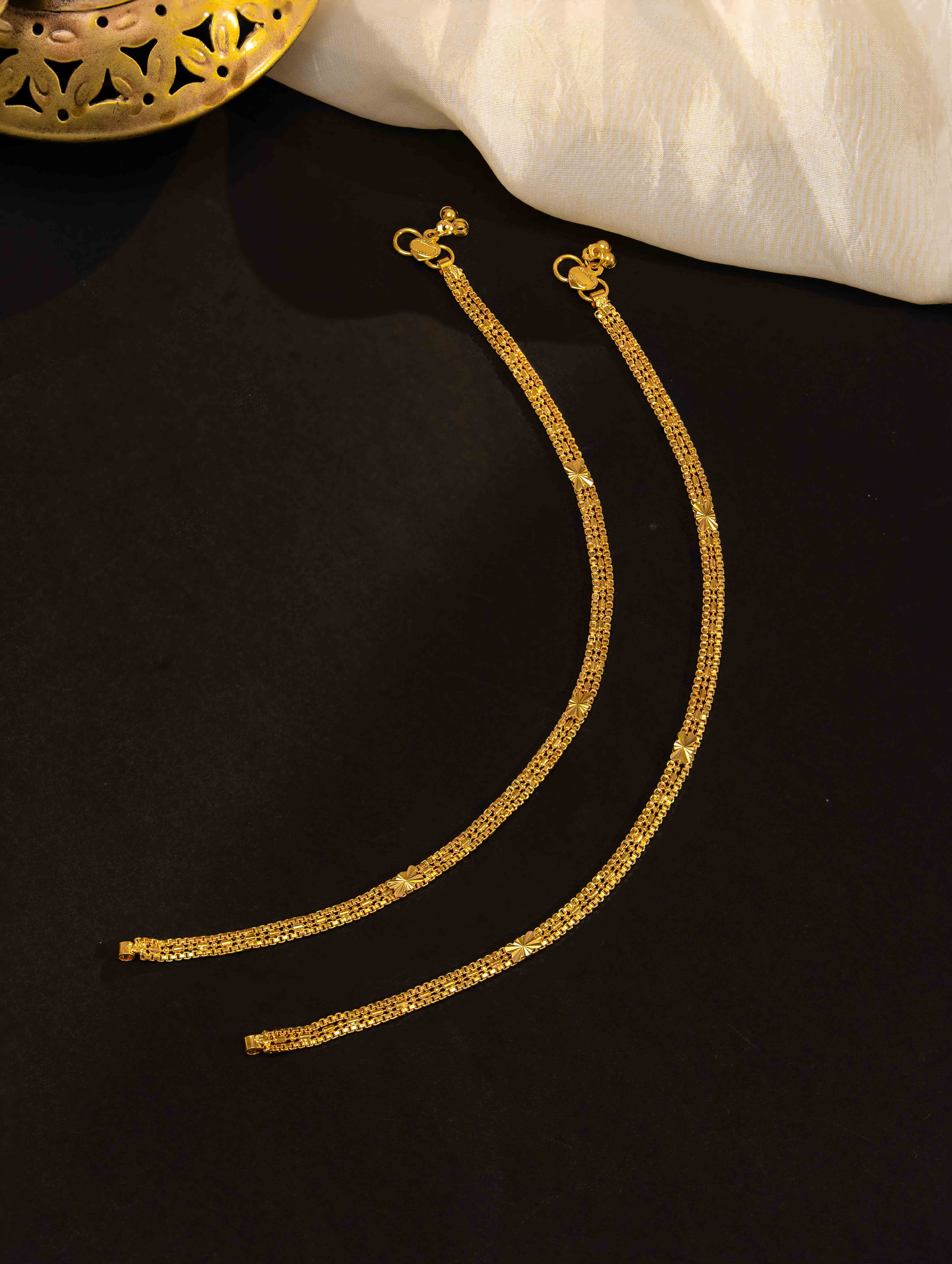 Mehvira Gold Payal. ( Set of 2)