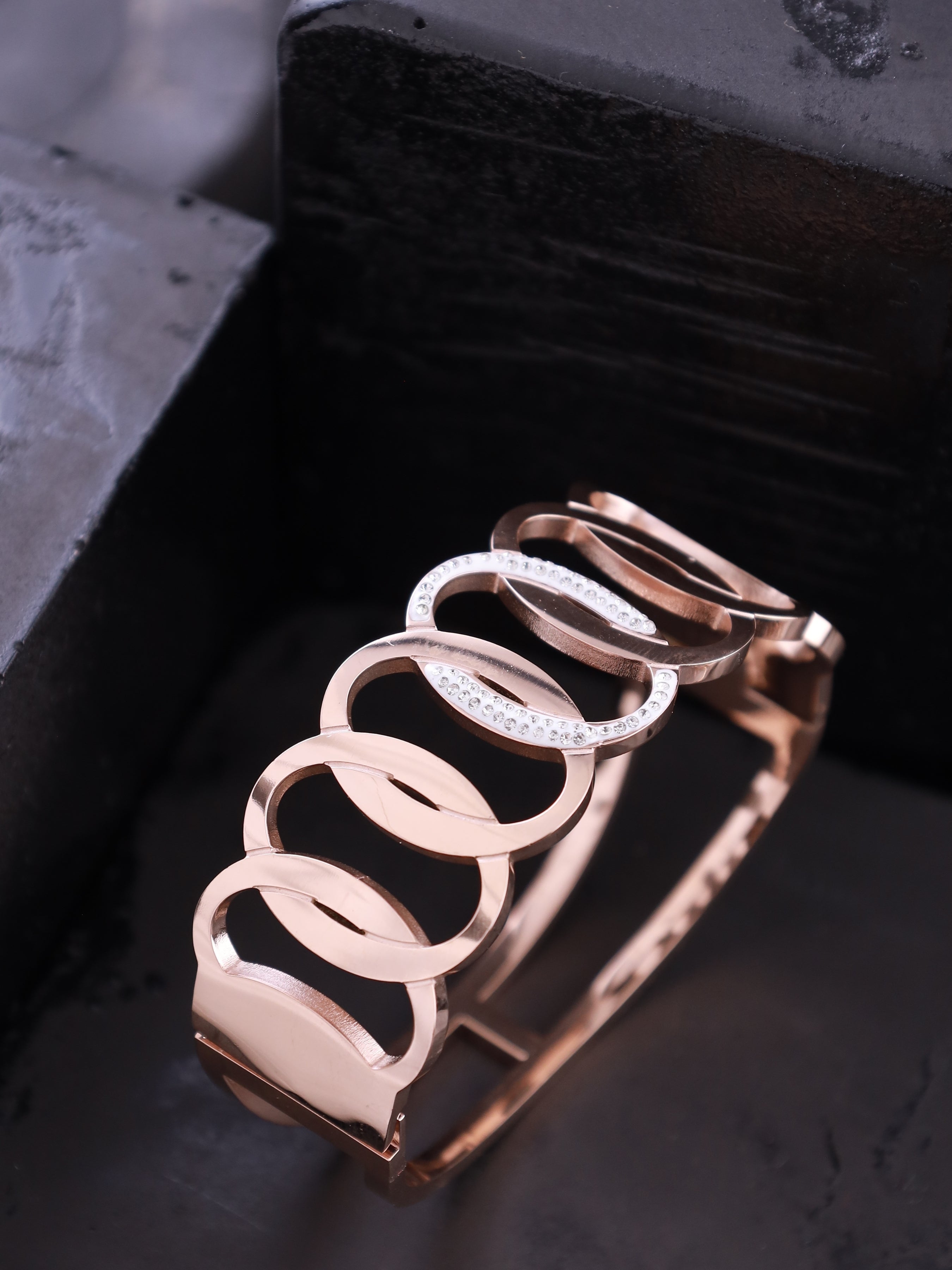 Contemporary Oval Bracelet