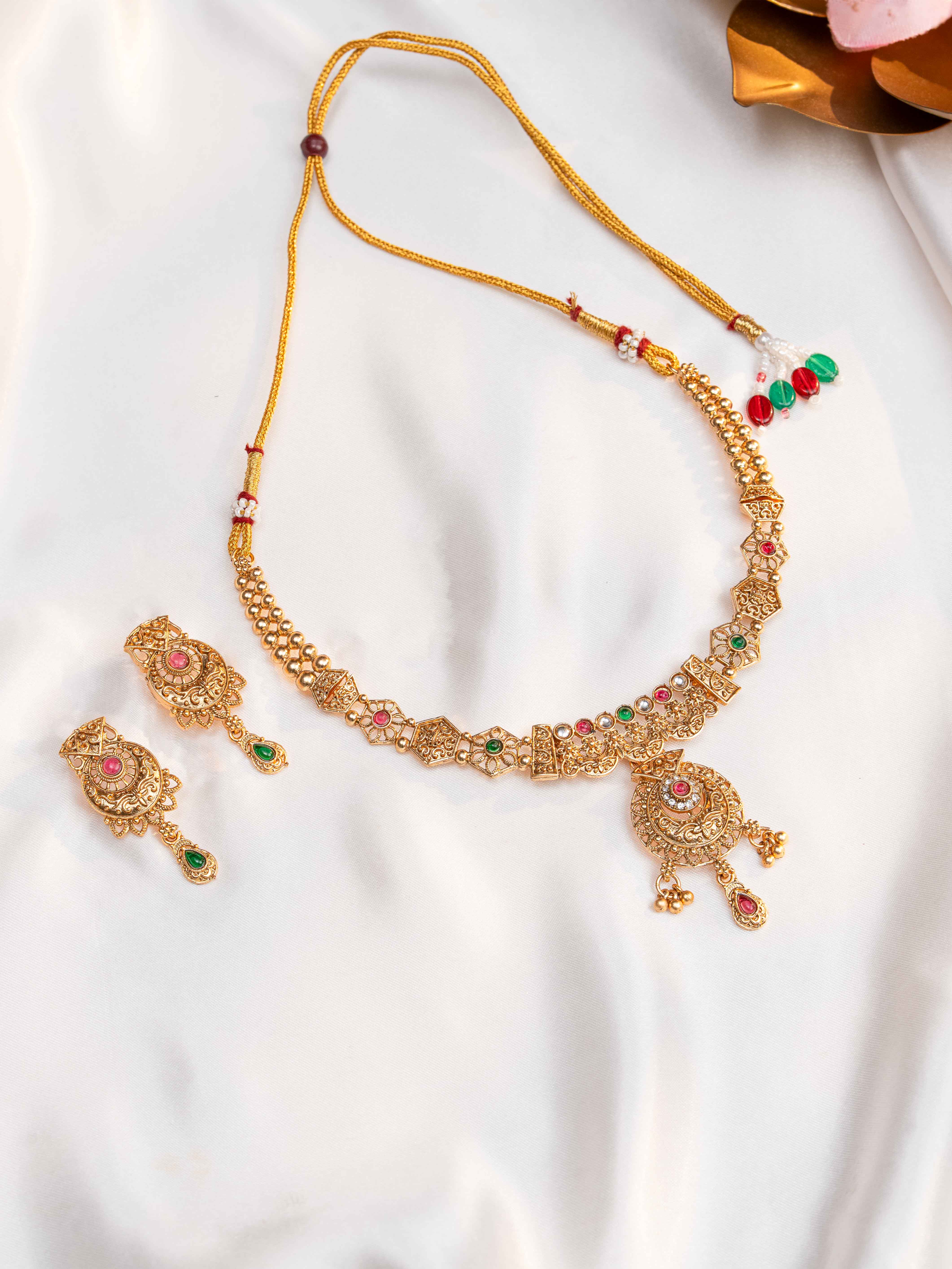 Ruhanika Necklace Set