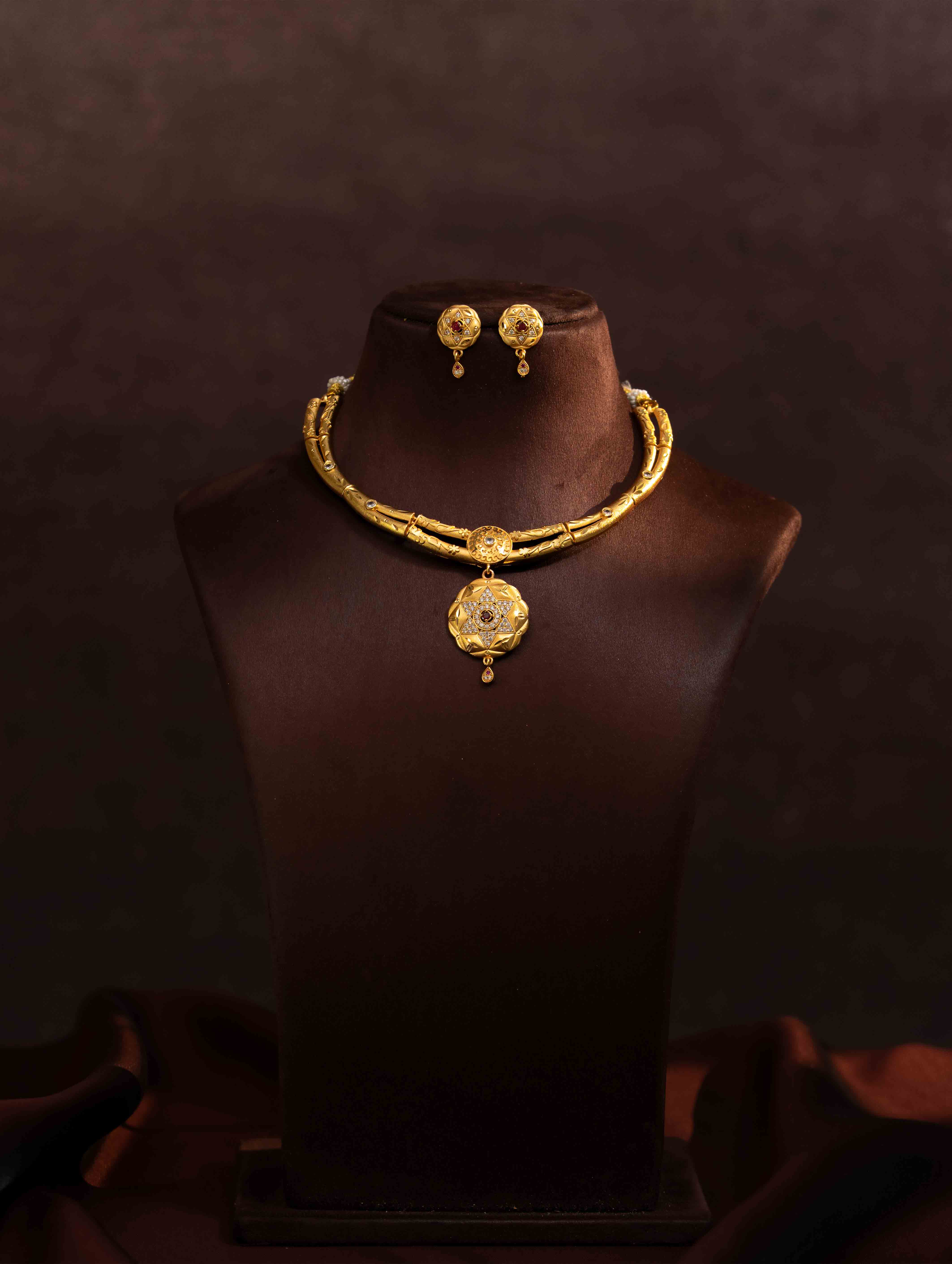 Saisha gold necklace set (Dark Pink)