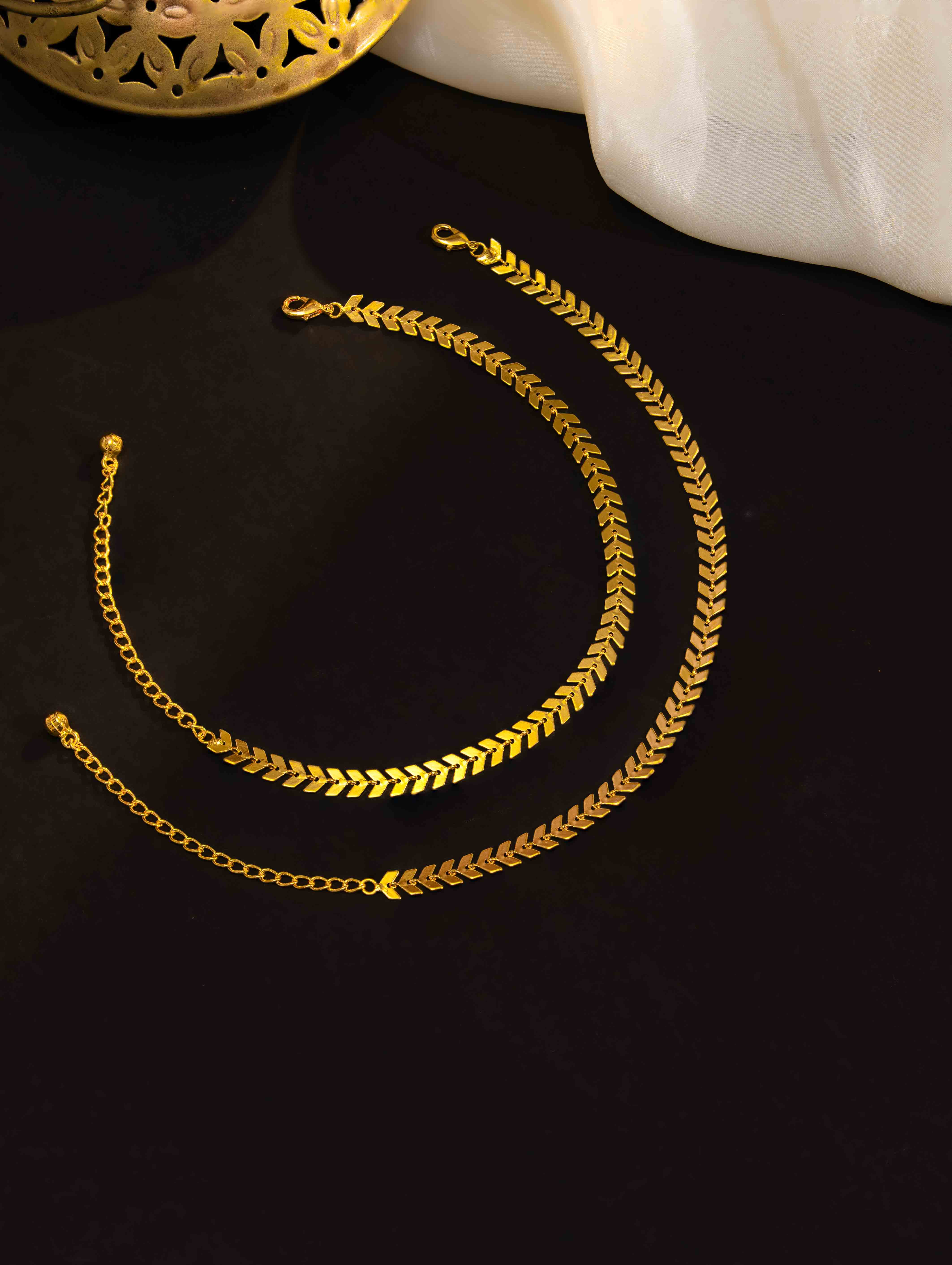 Madhurima Gold Payal. ( Set of 2)