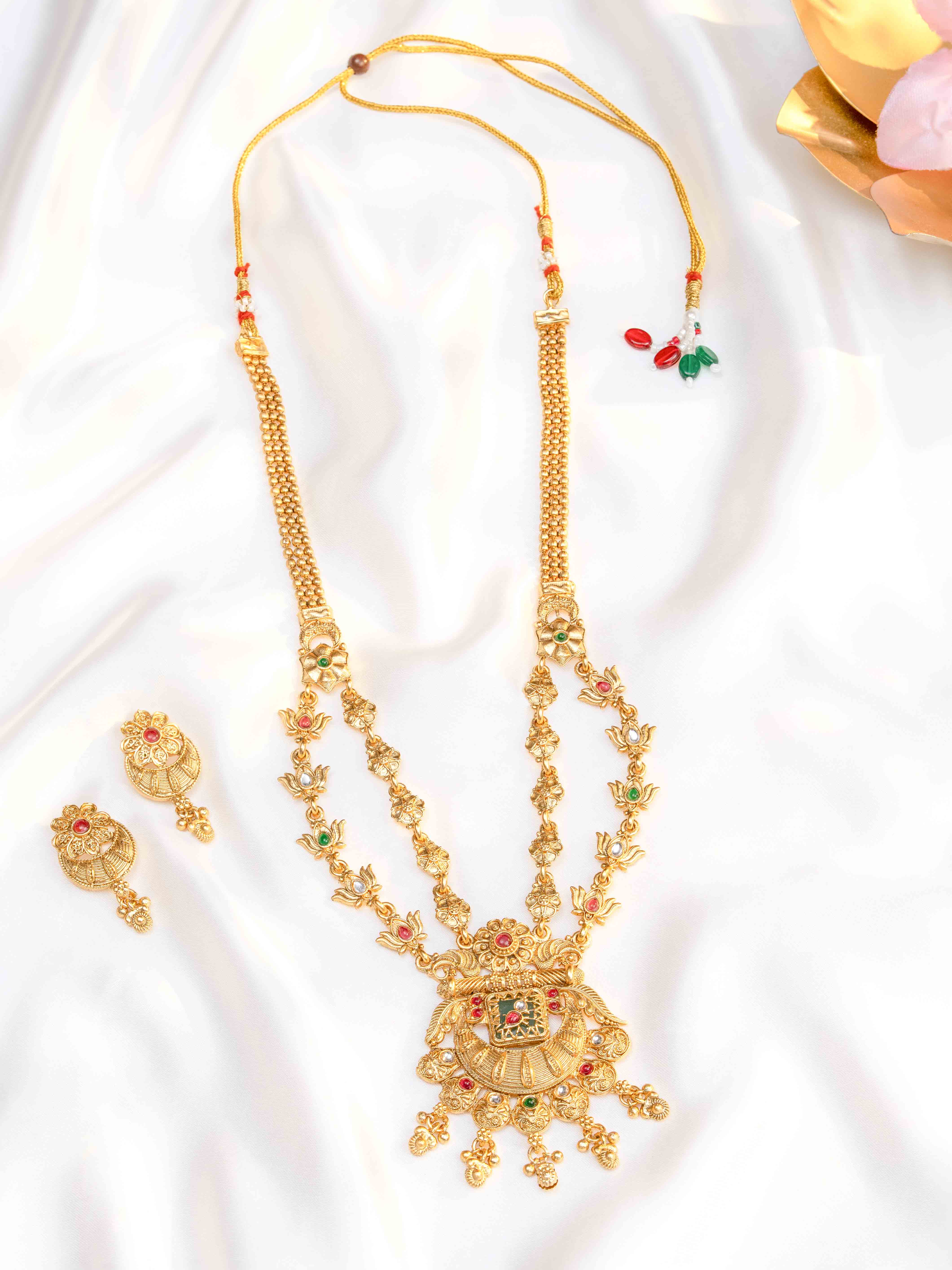 Rashi Necklace Set