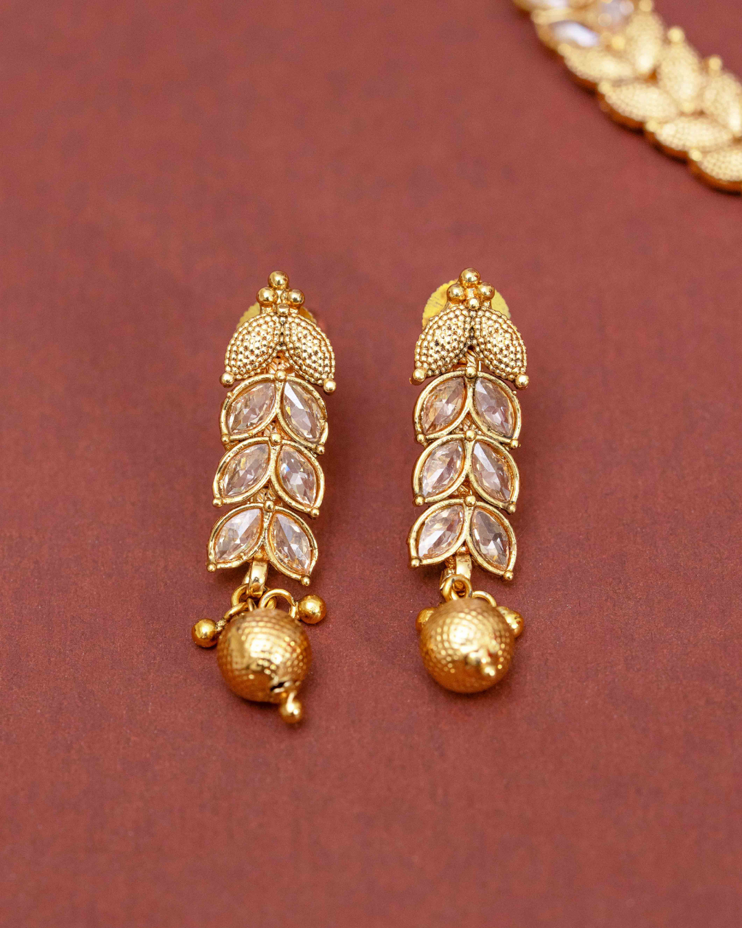 Vibhusa Necklace Set