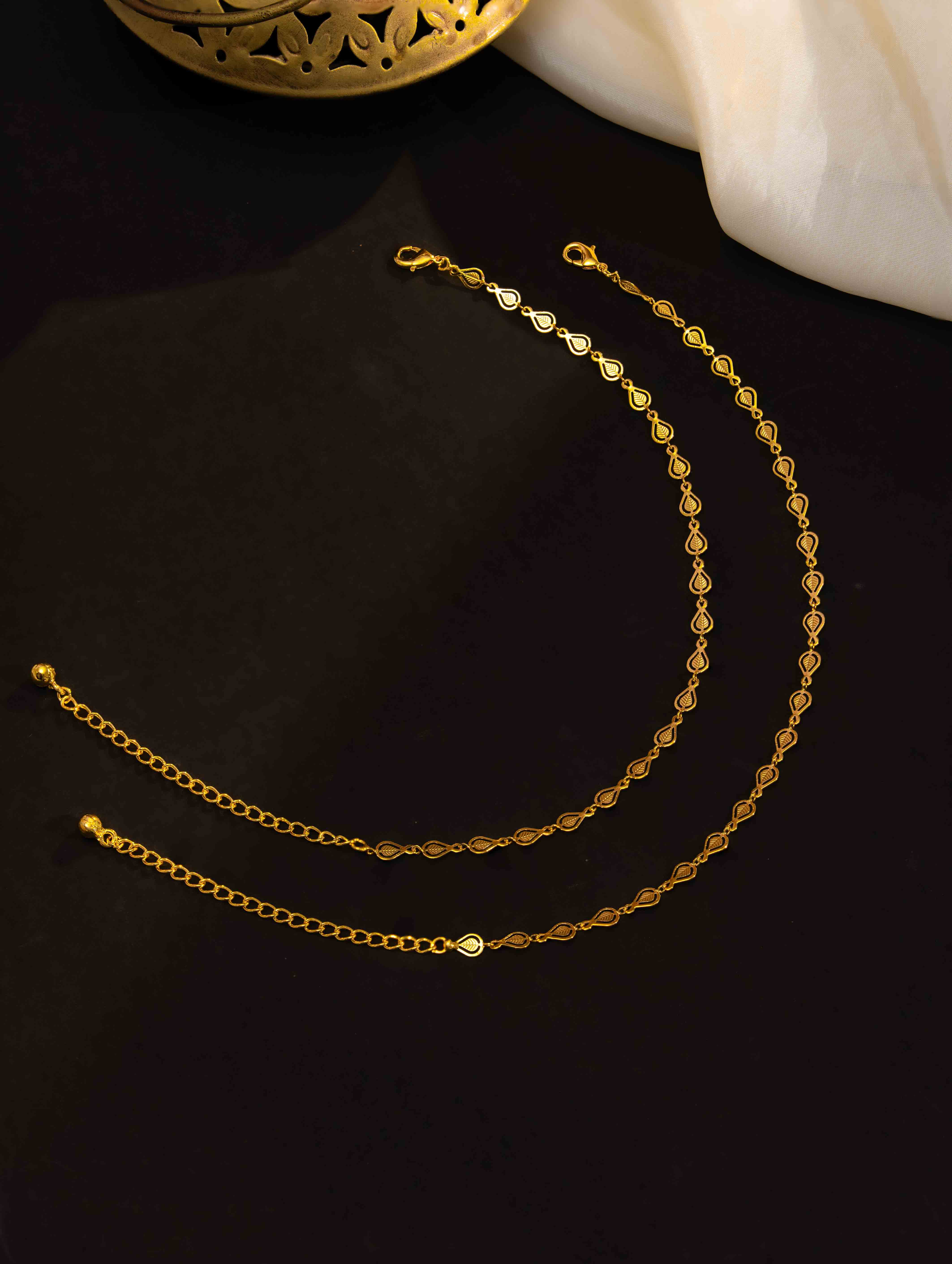 Vruksha Gold Payal. ( Set of 2)